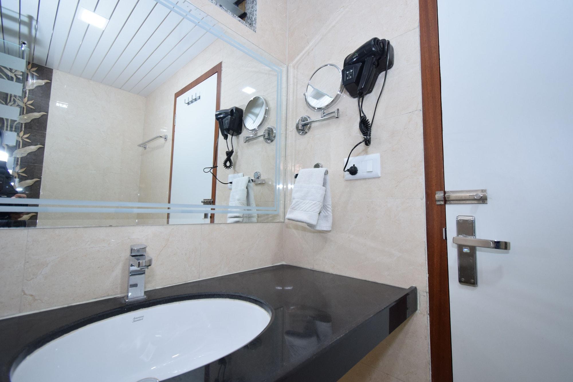 Equipamiento de Habitación The Sky Imperial  Hotel Gopal Darshan