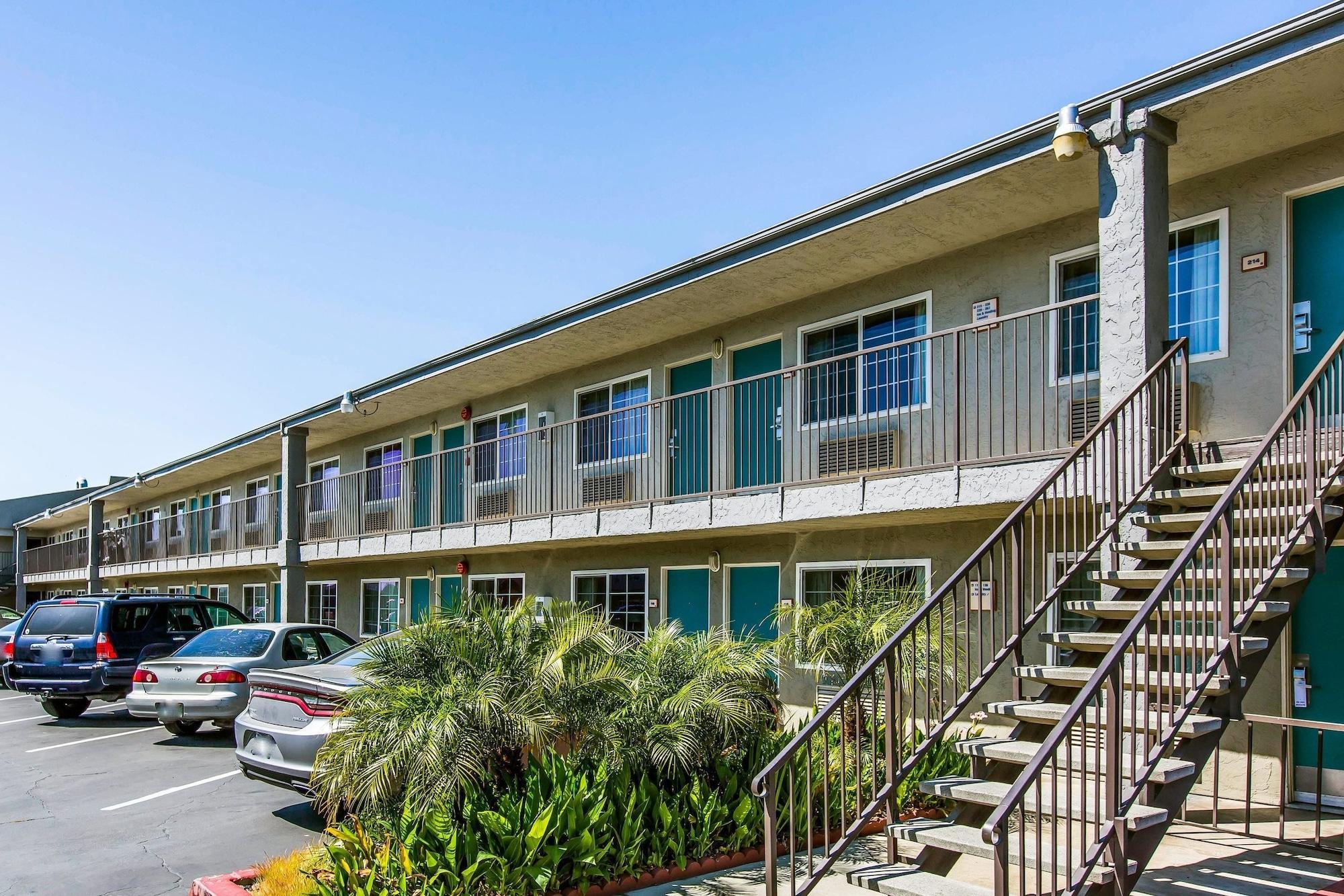 Vista Exterior Rodeway Inn Ontario Airport Mills