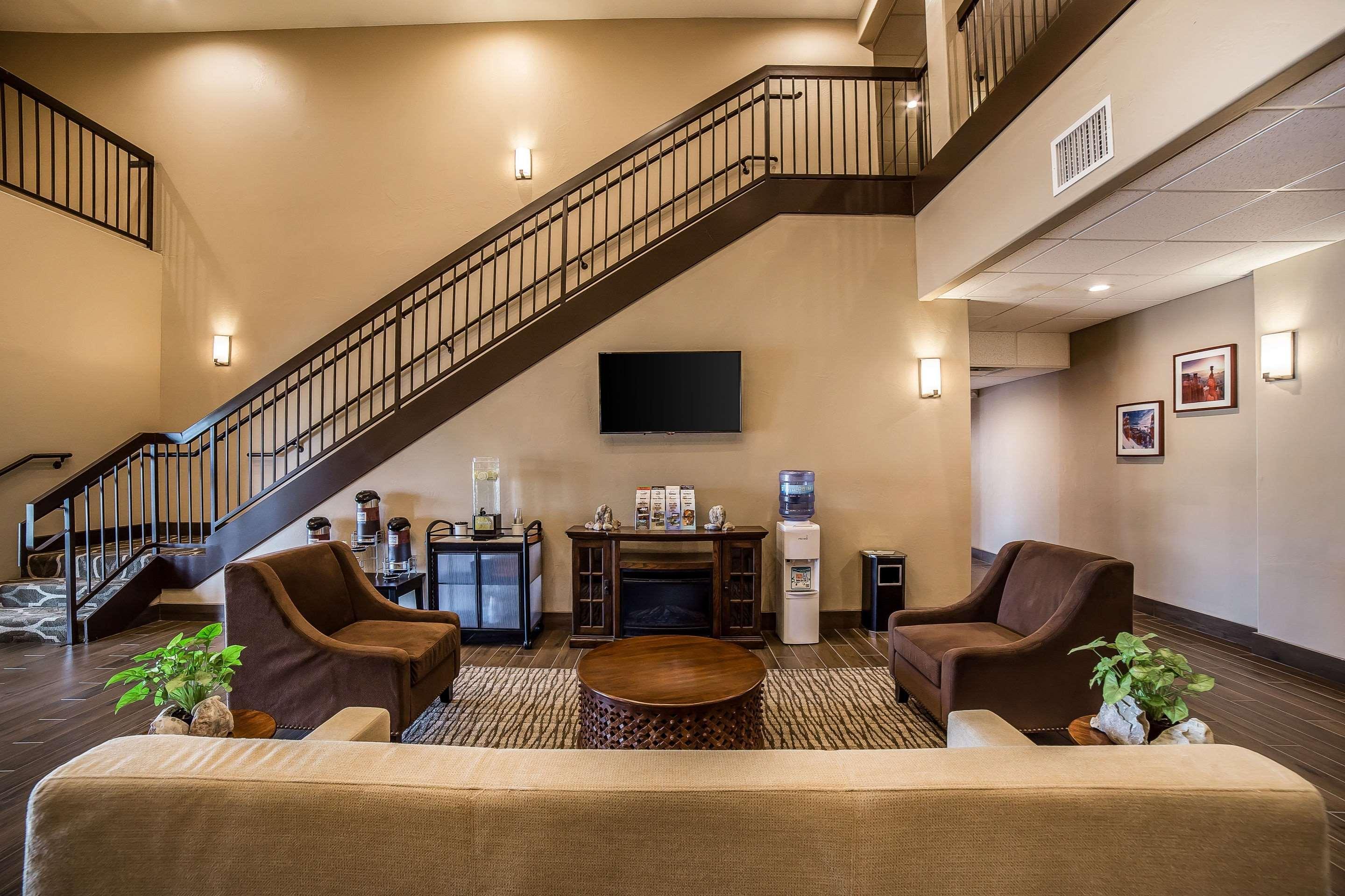 Vista Lobby Comfort Inn & Suites Vernal - National Monument Area