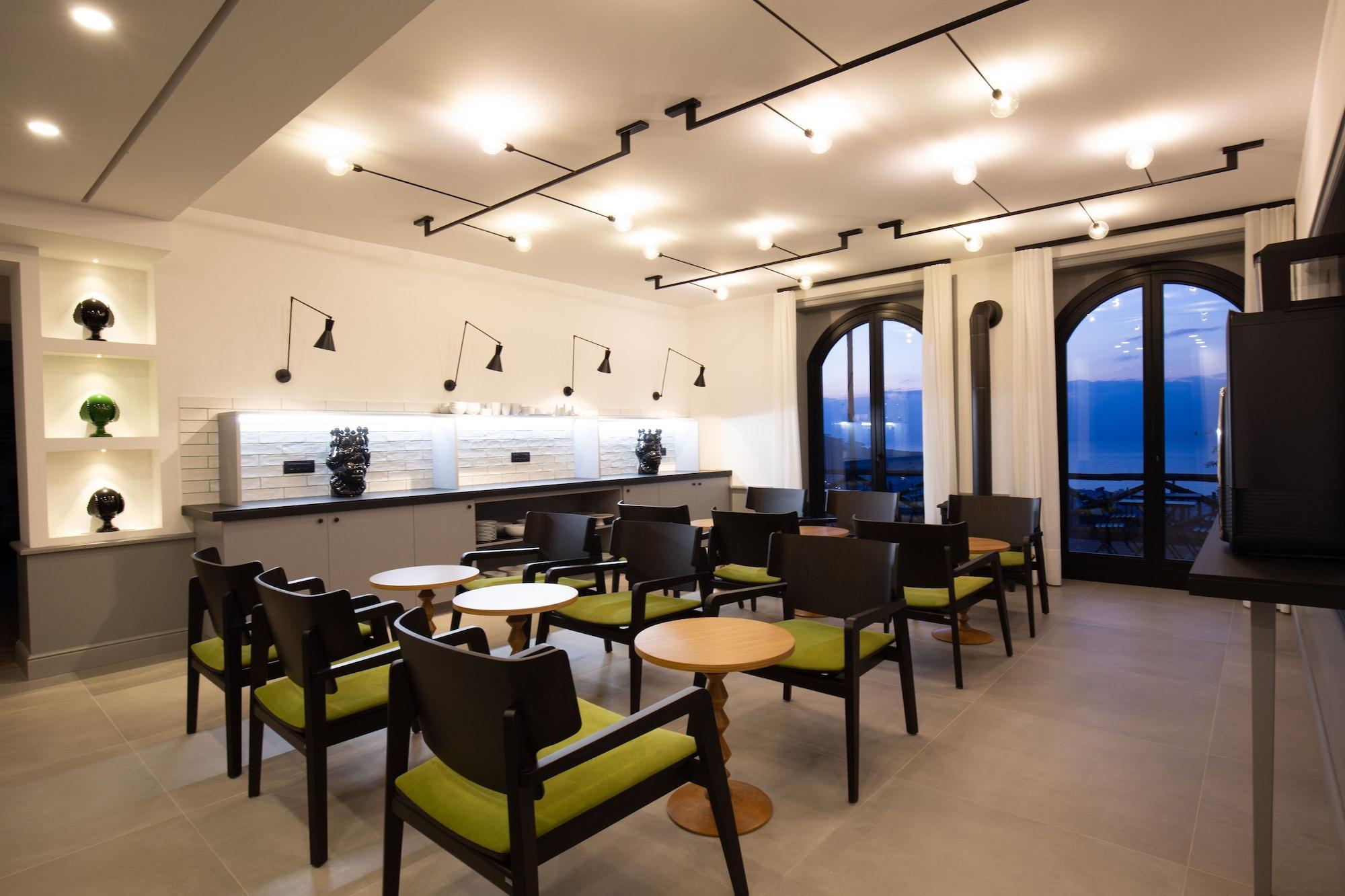 Vista Lobby Maison Bon Bon