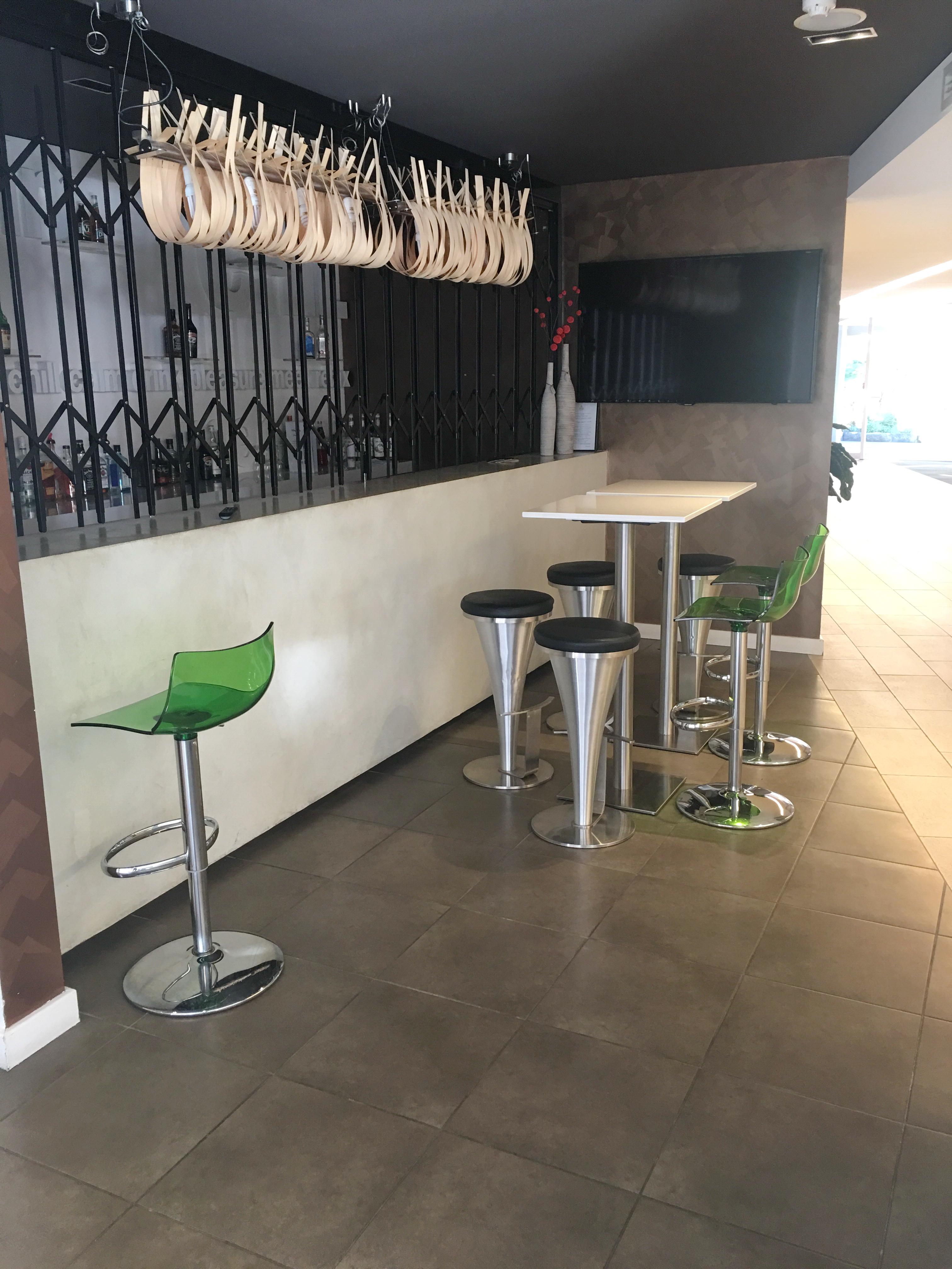 Bar/Salón Royal Pacific Hotel