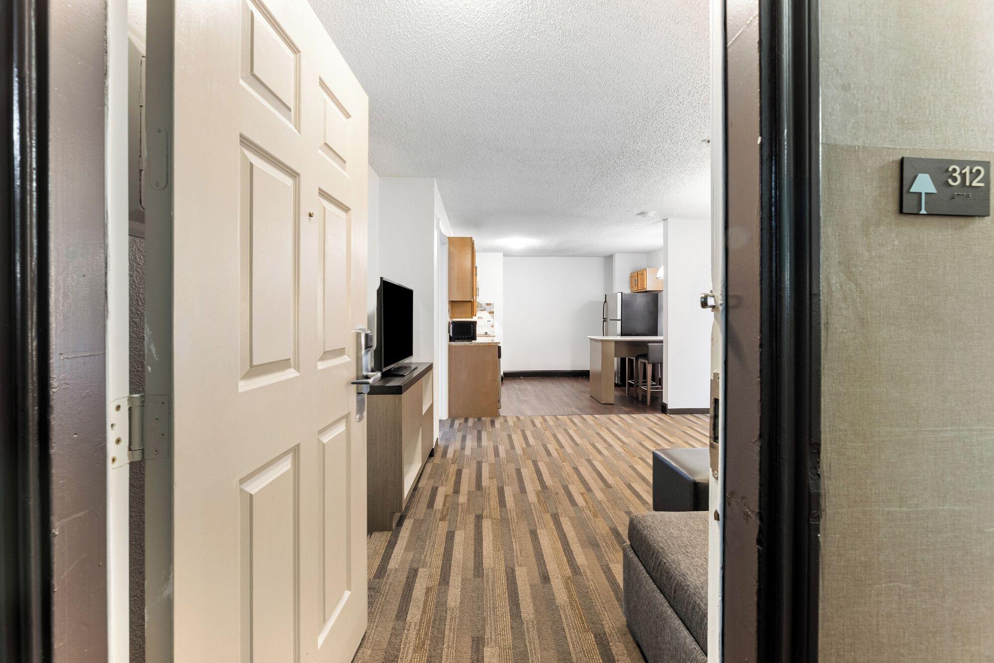 Vista Lobby Alma Arboretum