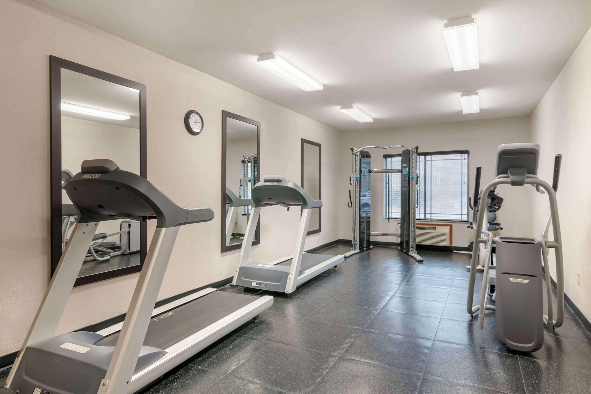 Gimnasio Country Inn & Suites by Radisson, Columbia, MO