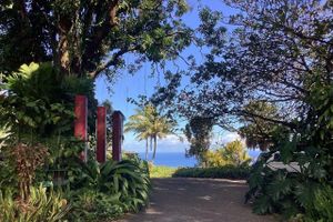 Alojamiento - Paradise: Ocean View Cottage Solar Power Tropical Flower Gardens