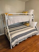 Alquiler Vacacional - Whole House Sleeps 9 with Ample Space Close to KSU & MHS