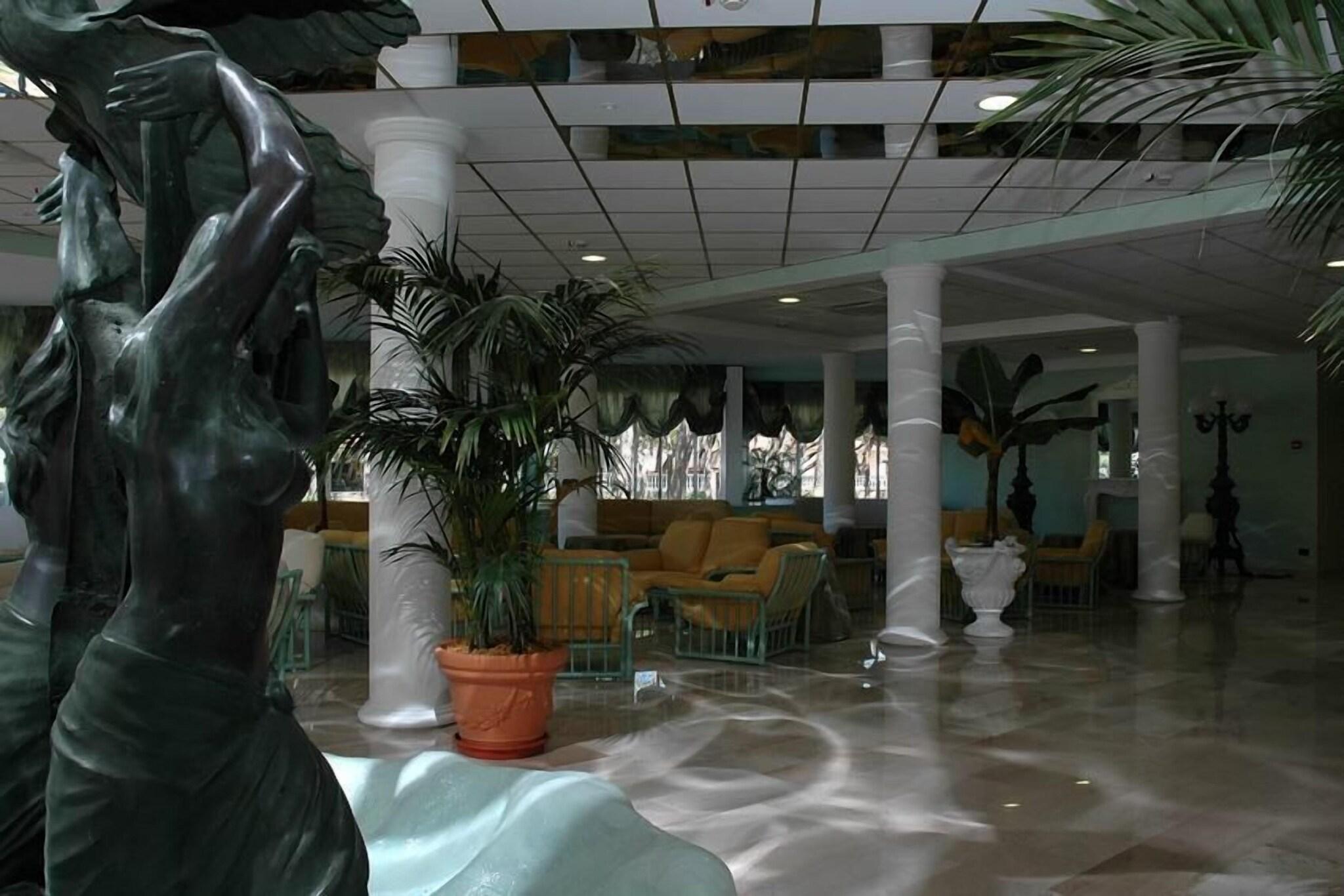 Vista Lobby Domizia Palace Hotel