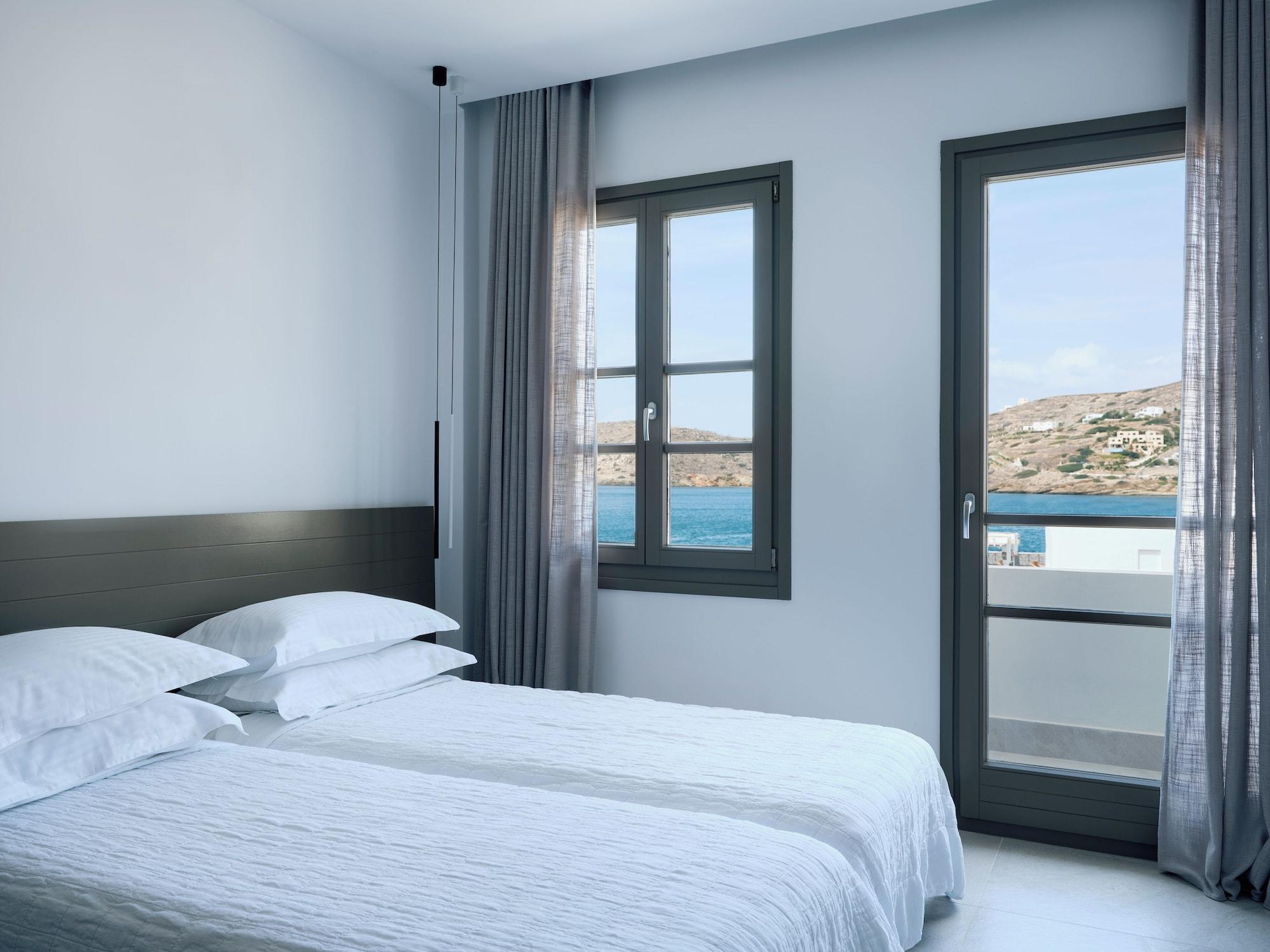 Varios Acteon Hotel
