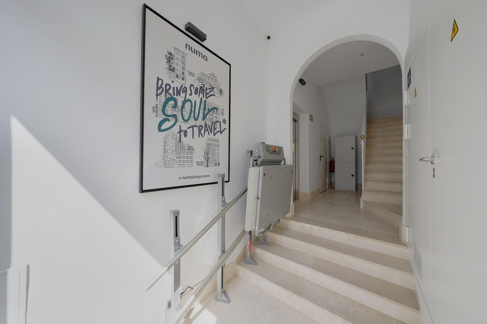Vista Lobby Numa Seville Prestigio