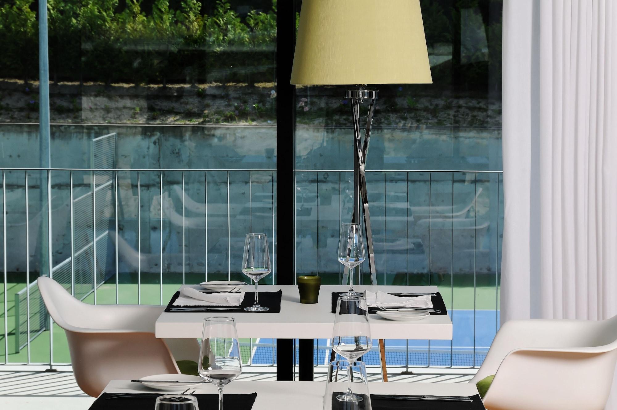 Restaurant Open Village Sports Hotel & SPA Club