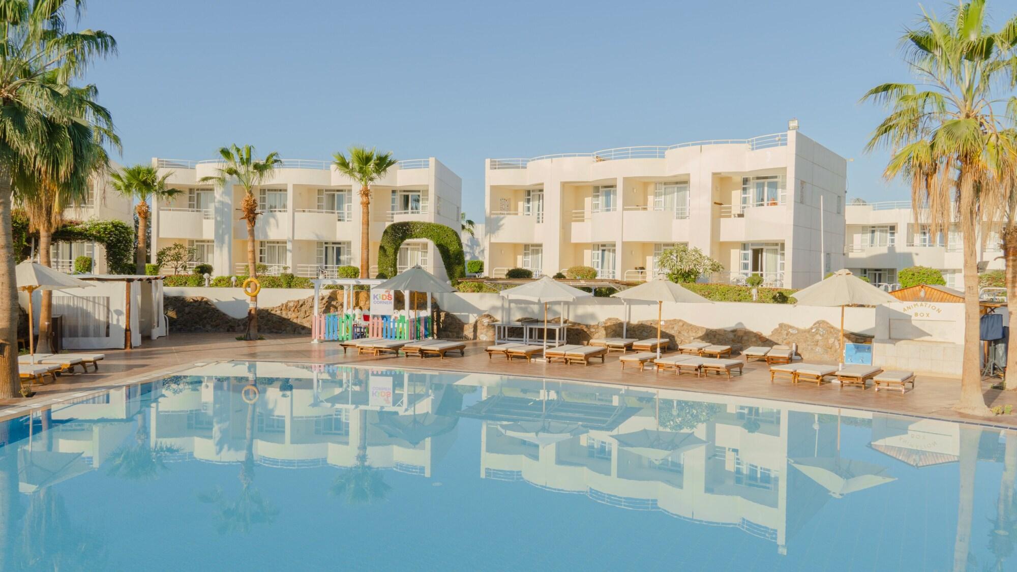 Vista Piscina Sharm Reef Hotel