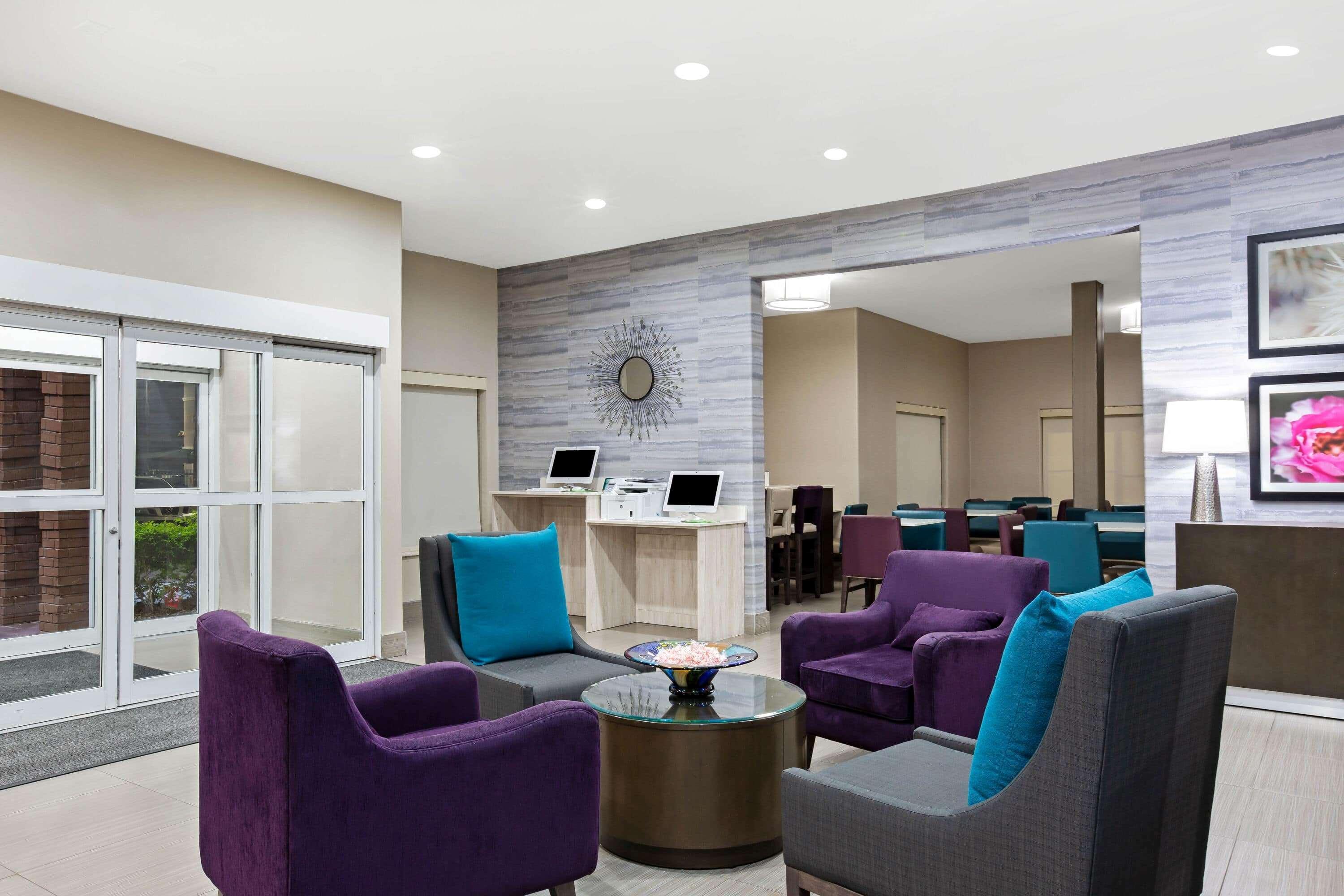 Vista Lobby La Quinta Inn & Suites by Wyndham Pharr North McAllen