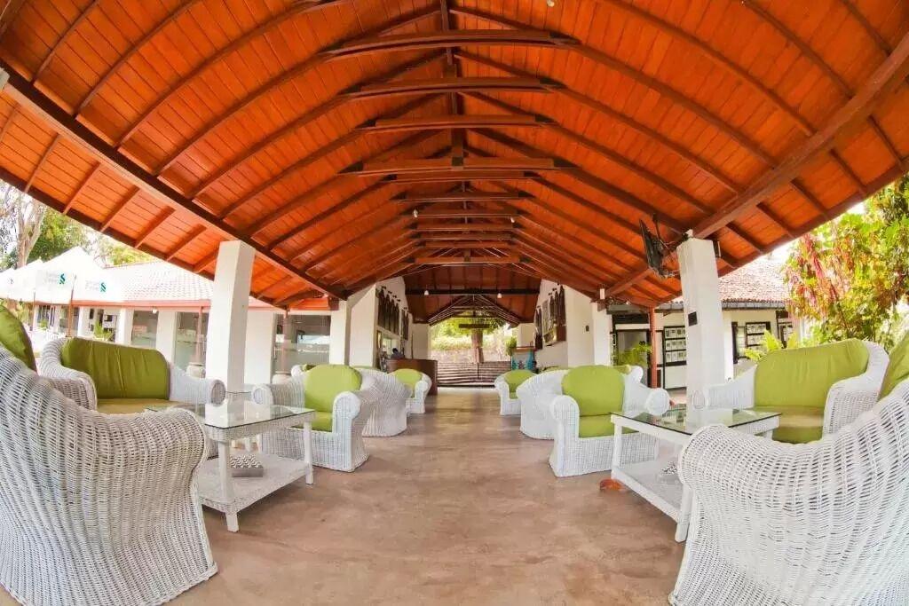 Vista Lobby VICTORIA GOLF RESORT SRI LANKA