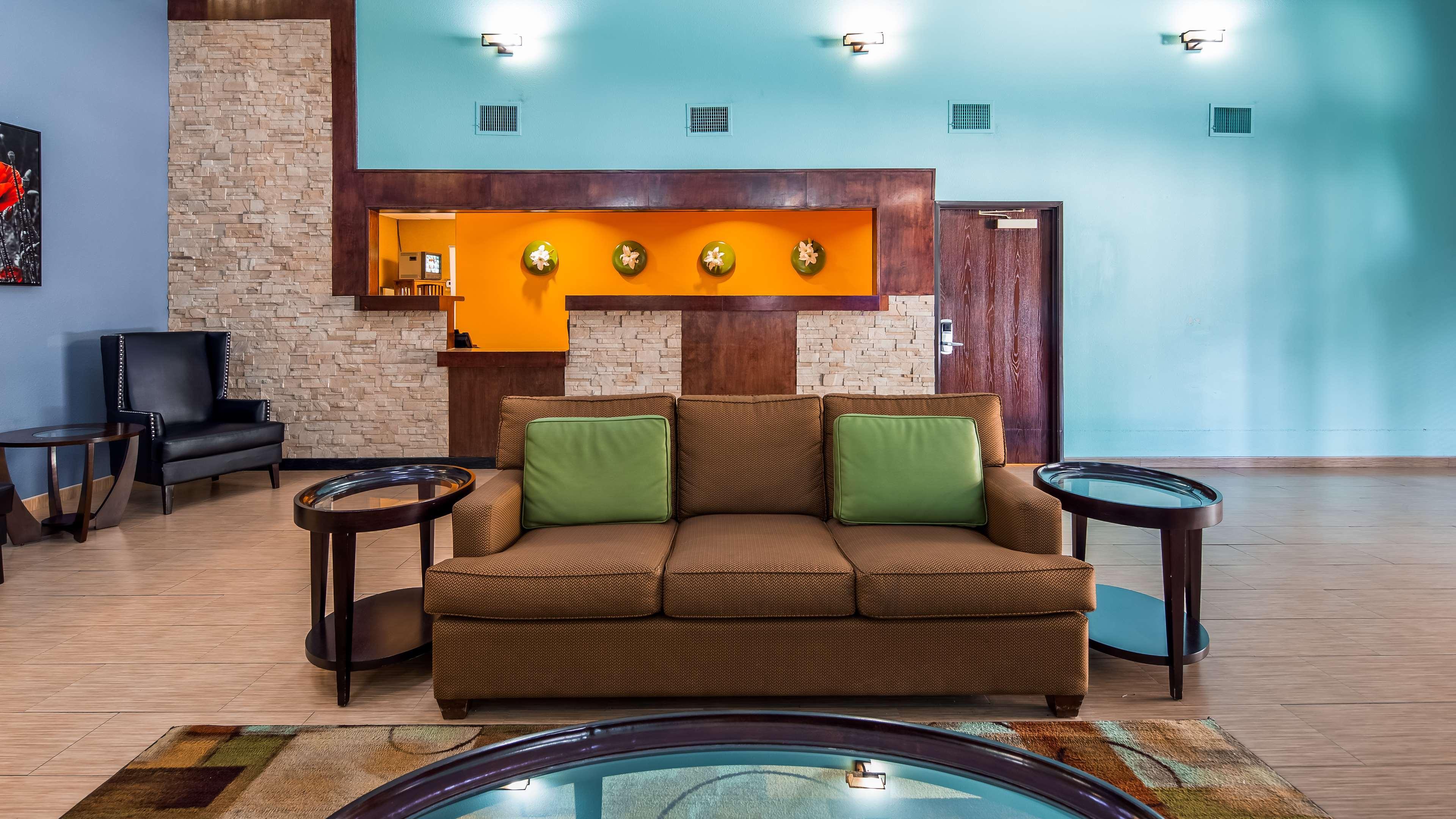 Vista Lobby Best Western Plus The Woodlands