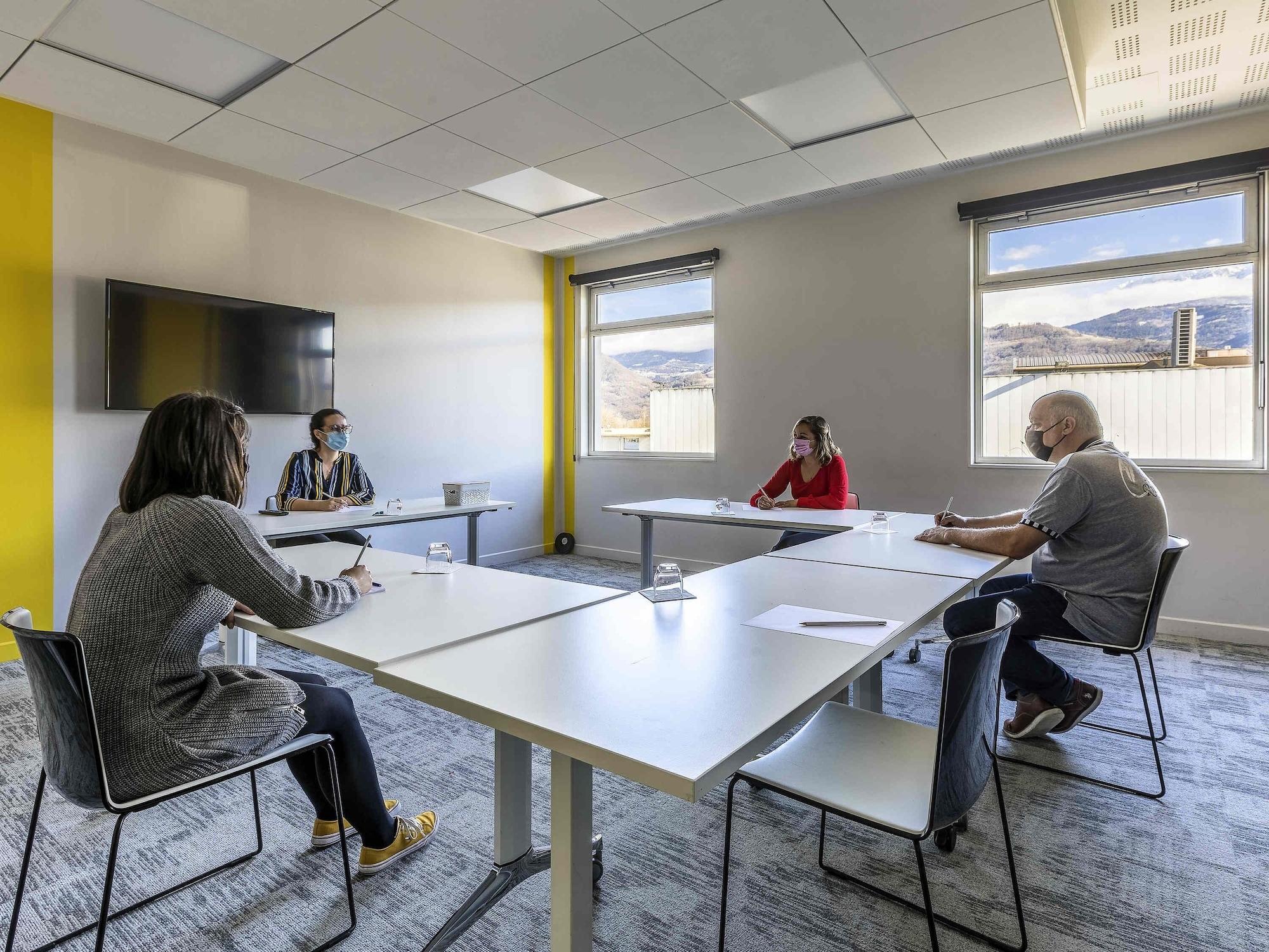 Sala de Reuniones ibis Styles Crolles Grenoble A41