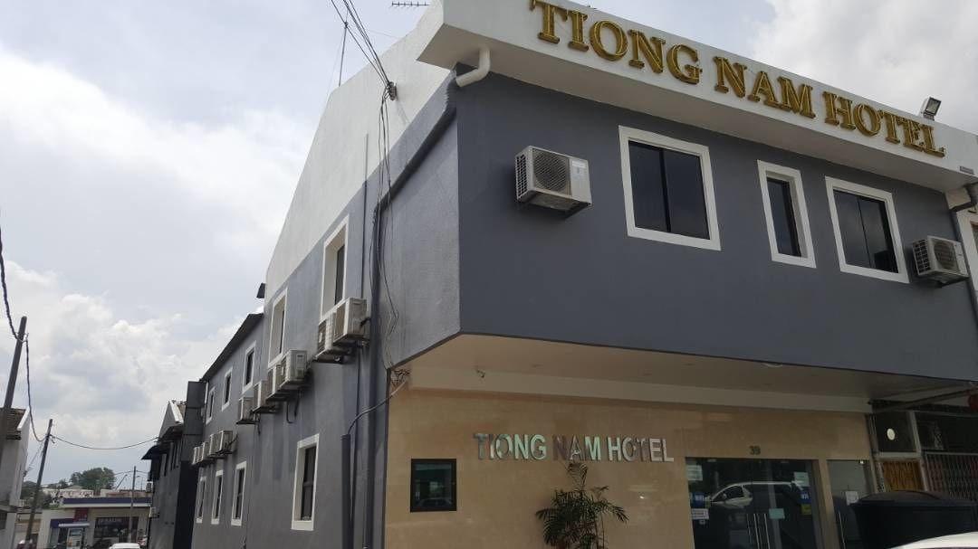 Varios Tiong Nam Hotel