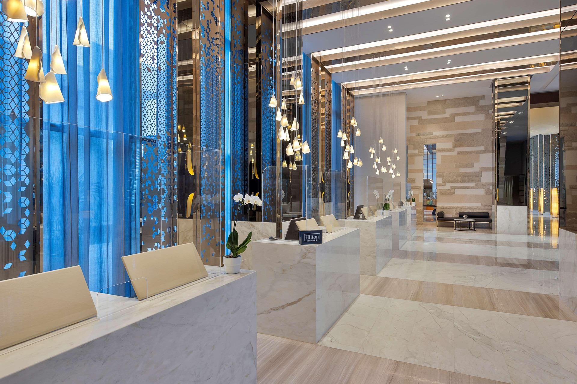 Vista Lobby Hilton Abu Dhabi Yas Island