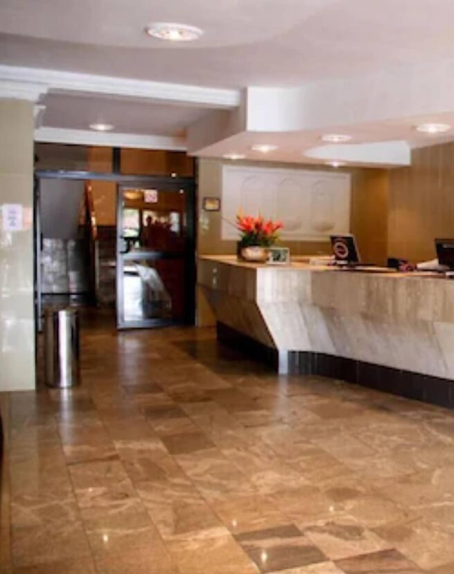 Vista Lobby Channel View Hotel