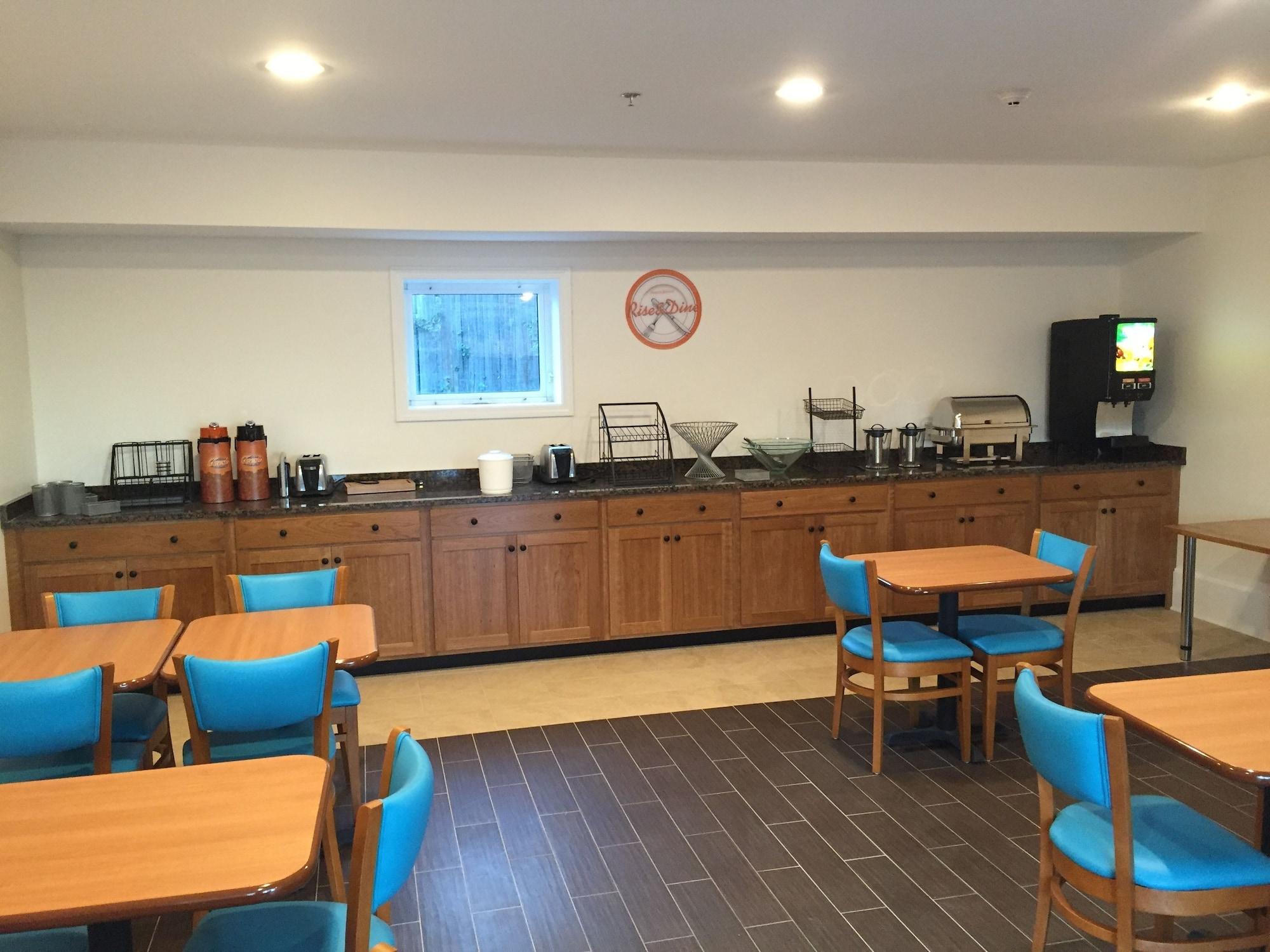 Restaurant Howard Johnson by Wyndham Quincy/Boston