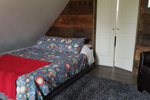 Alquiler Vacacional - Hidden Gem! Charming rural getaway close to hiking/skiing/biking. Dog friendly!