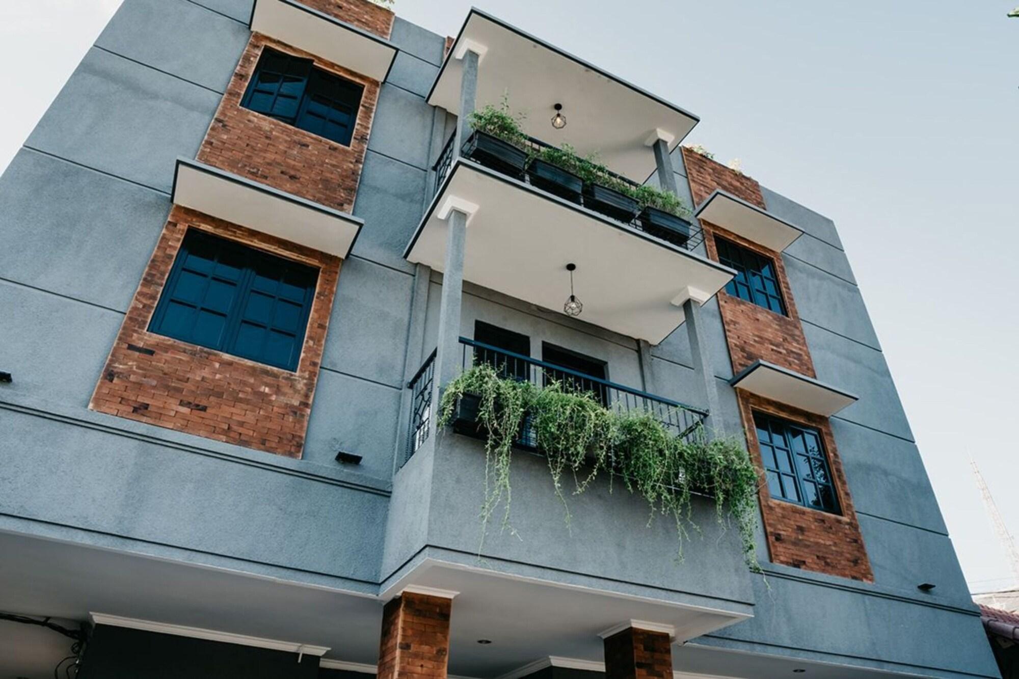 Varios Tuju Abuserin Syariah