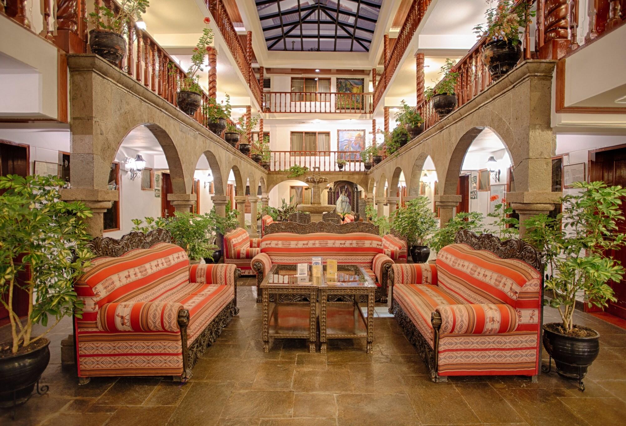 Varios Munay Wasi Inn Hotel