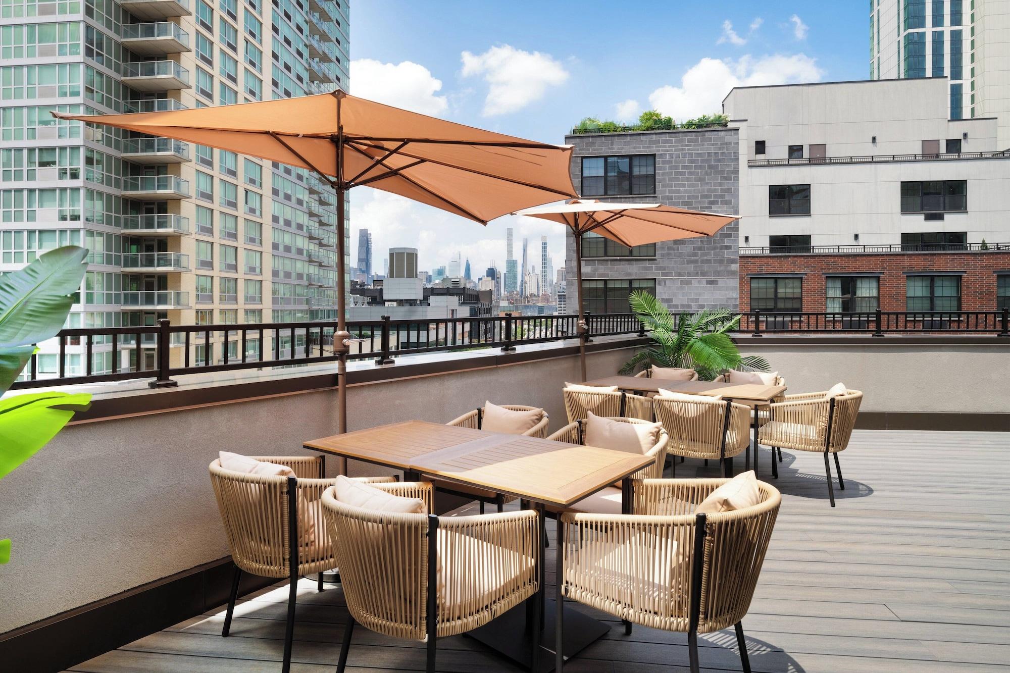 Restaurant EVEN Hotel Long Island City - New York by IHG