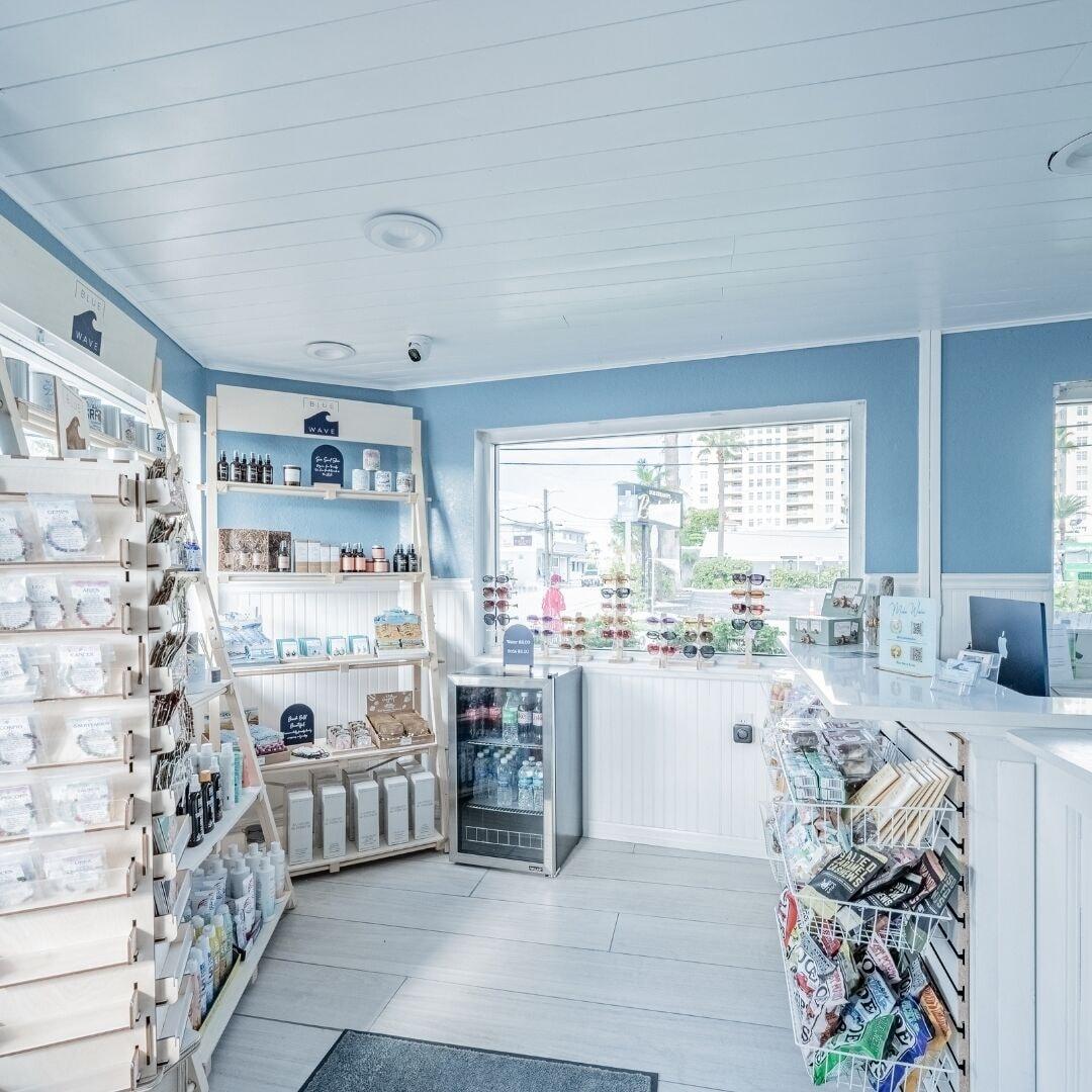 Vista Lobby Blue Wave Suites