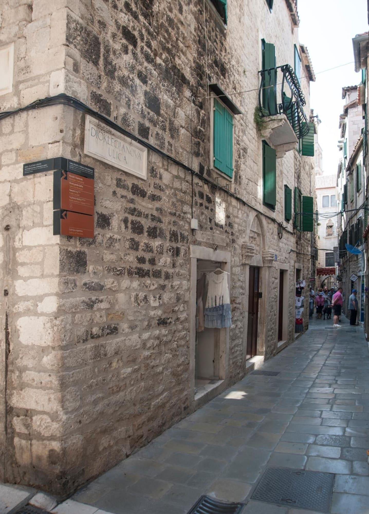 Vista Exterior Grgur Ninski Rooms