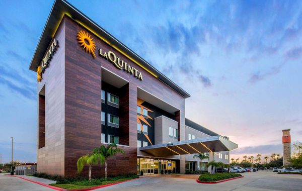 La Quinta Inn & Suites by Wyndham McAllen Convention Center