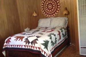Alquiler Vacacional - Relax at our River Front Cabin in Historic Upper Canyon