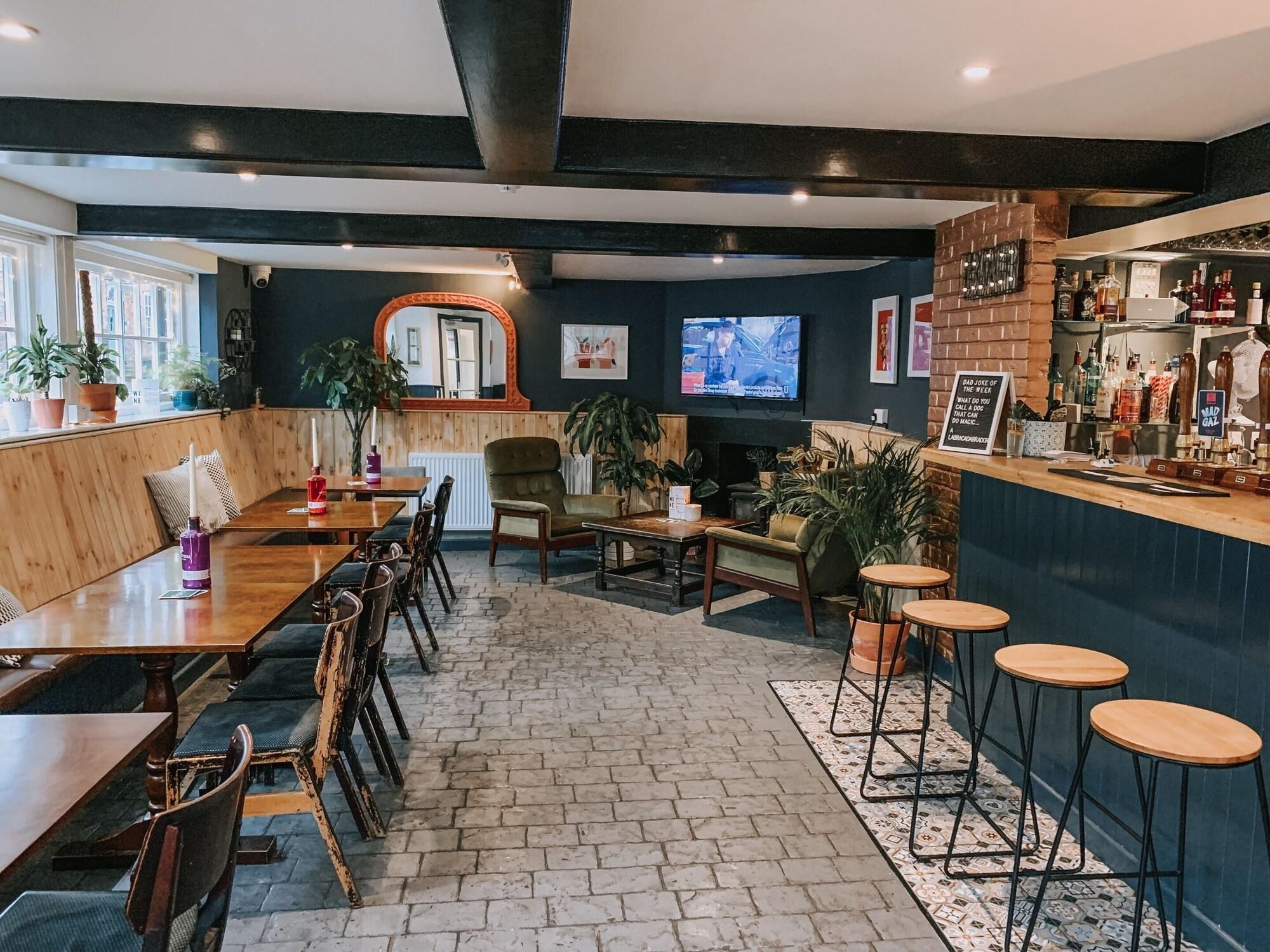 Varios The Town Arms