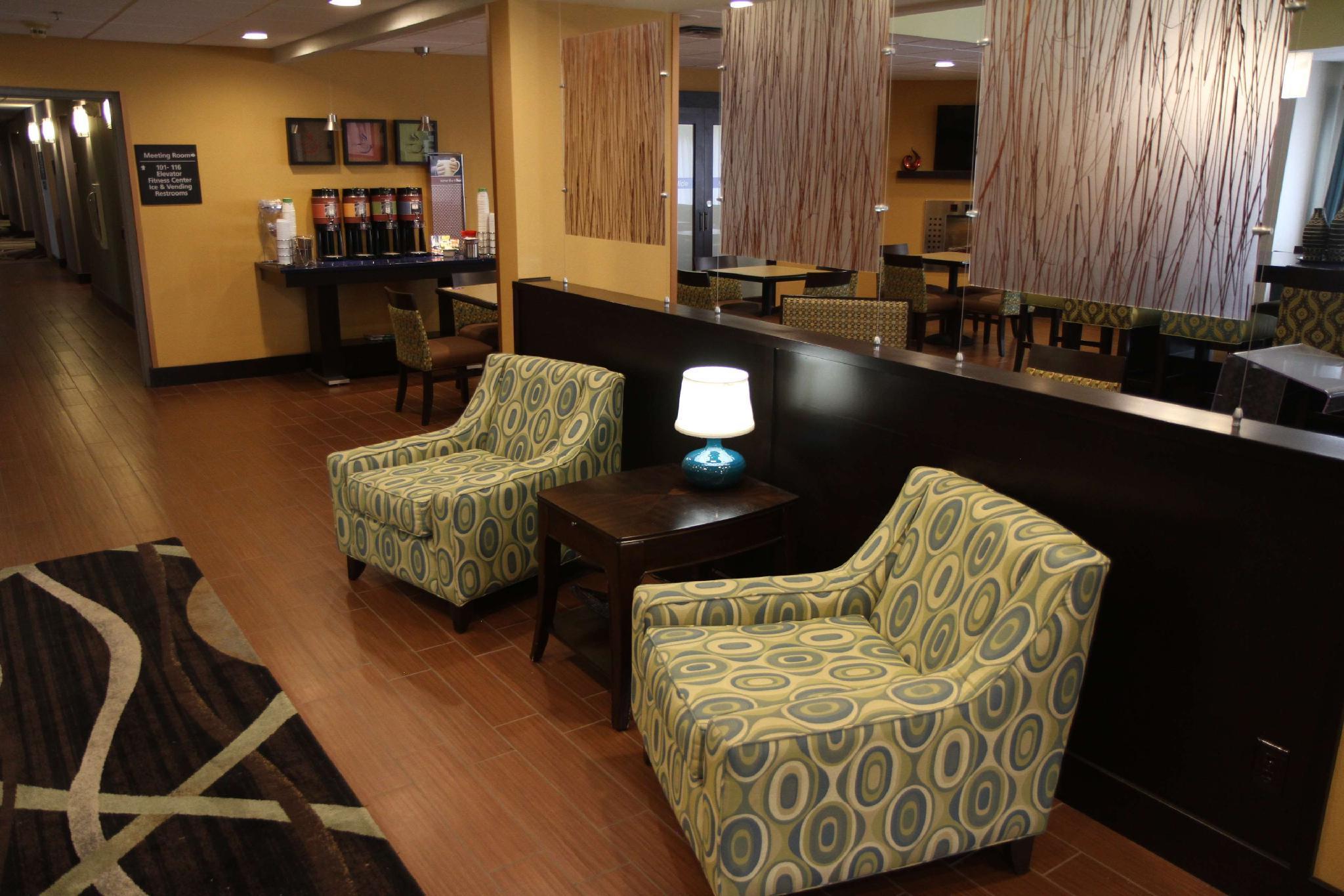 Vista Lobby Hampton Inn Greeneville