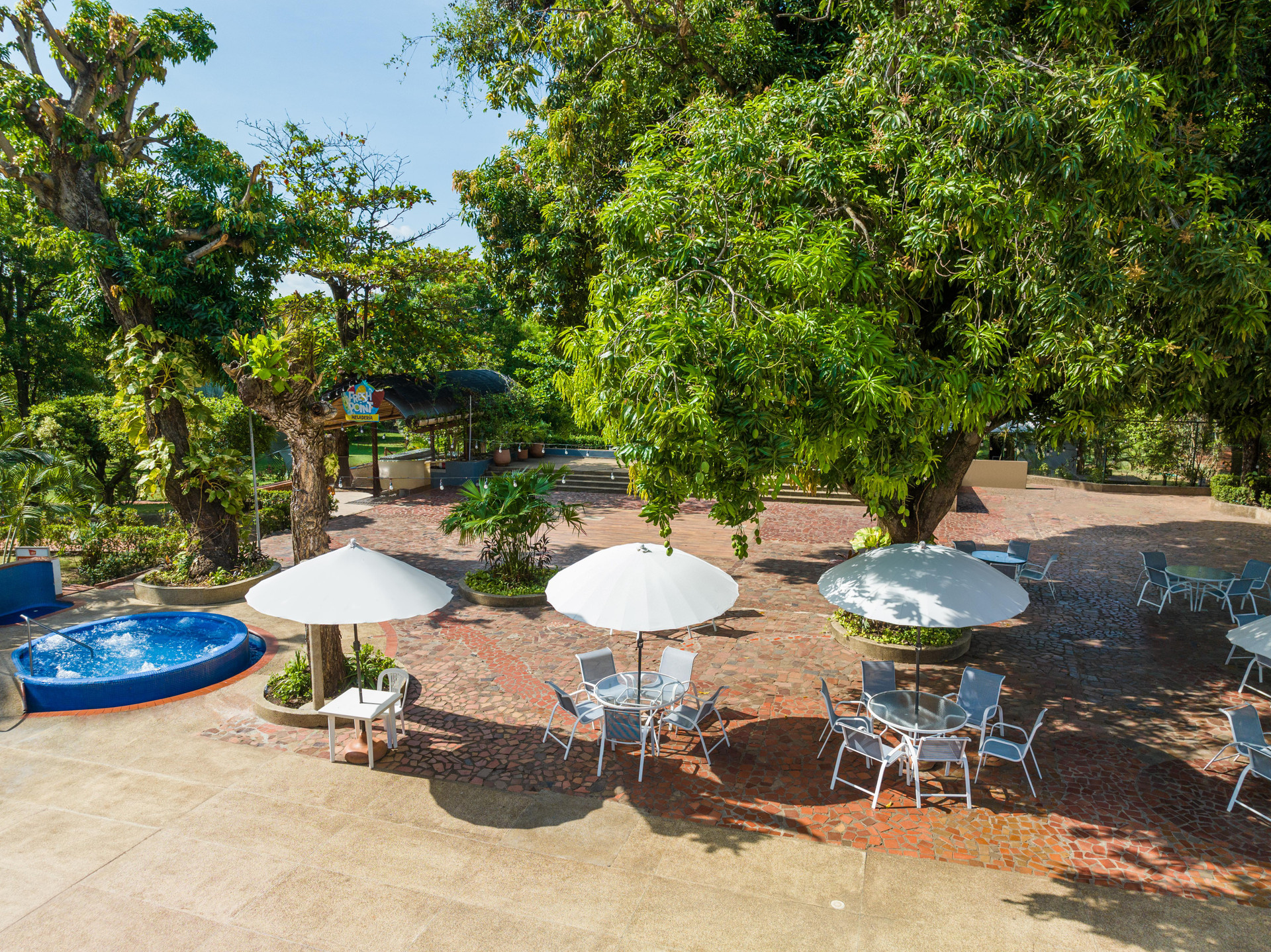 Vista Piscina GHL Hotel Club El Puente