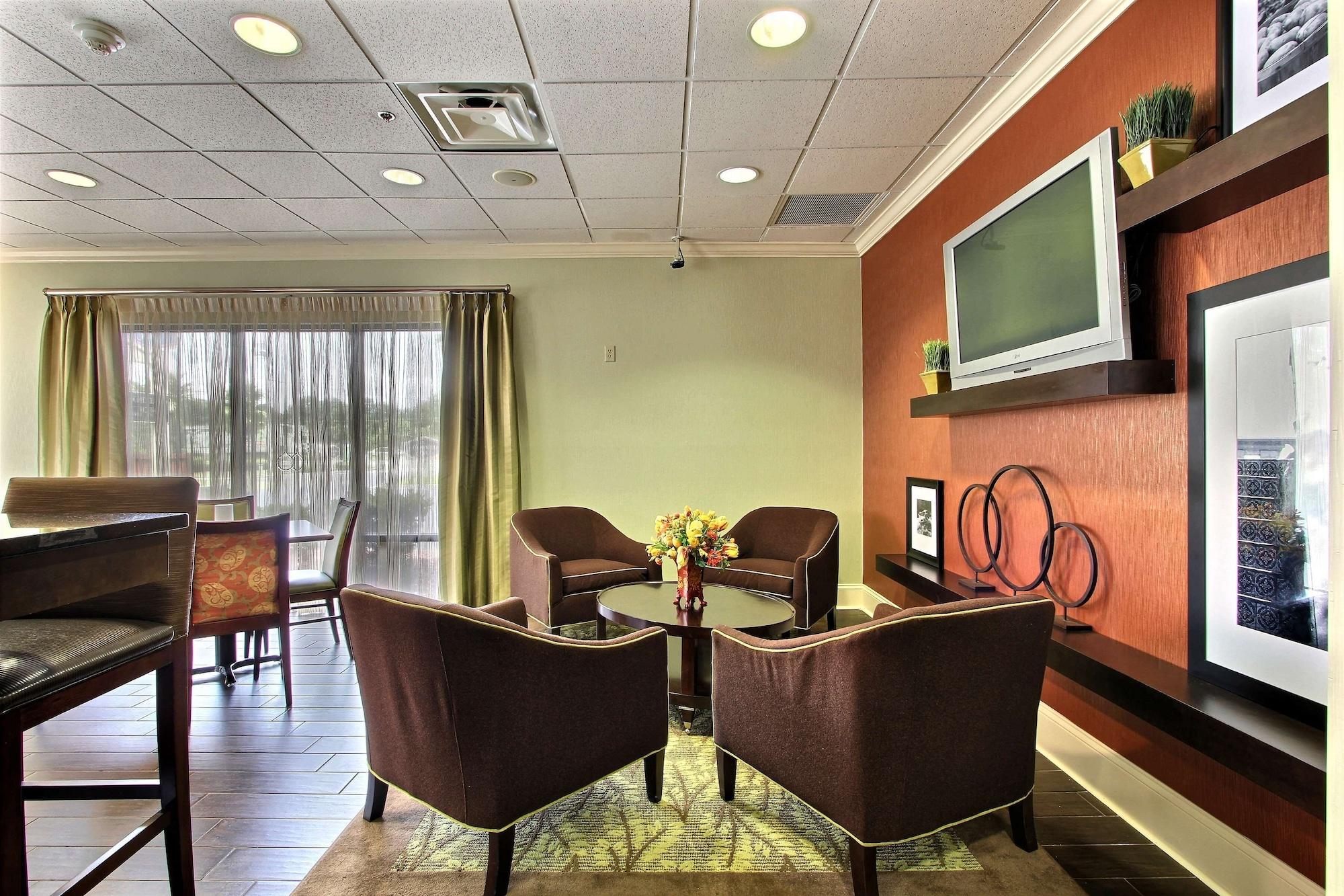 Vista Lobby Hampton Inn Savannah-I-95/Richmond Hill