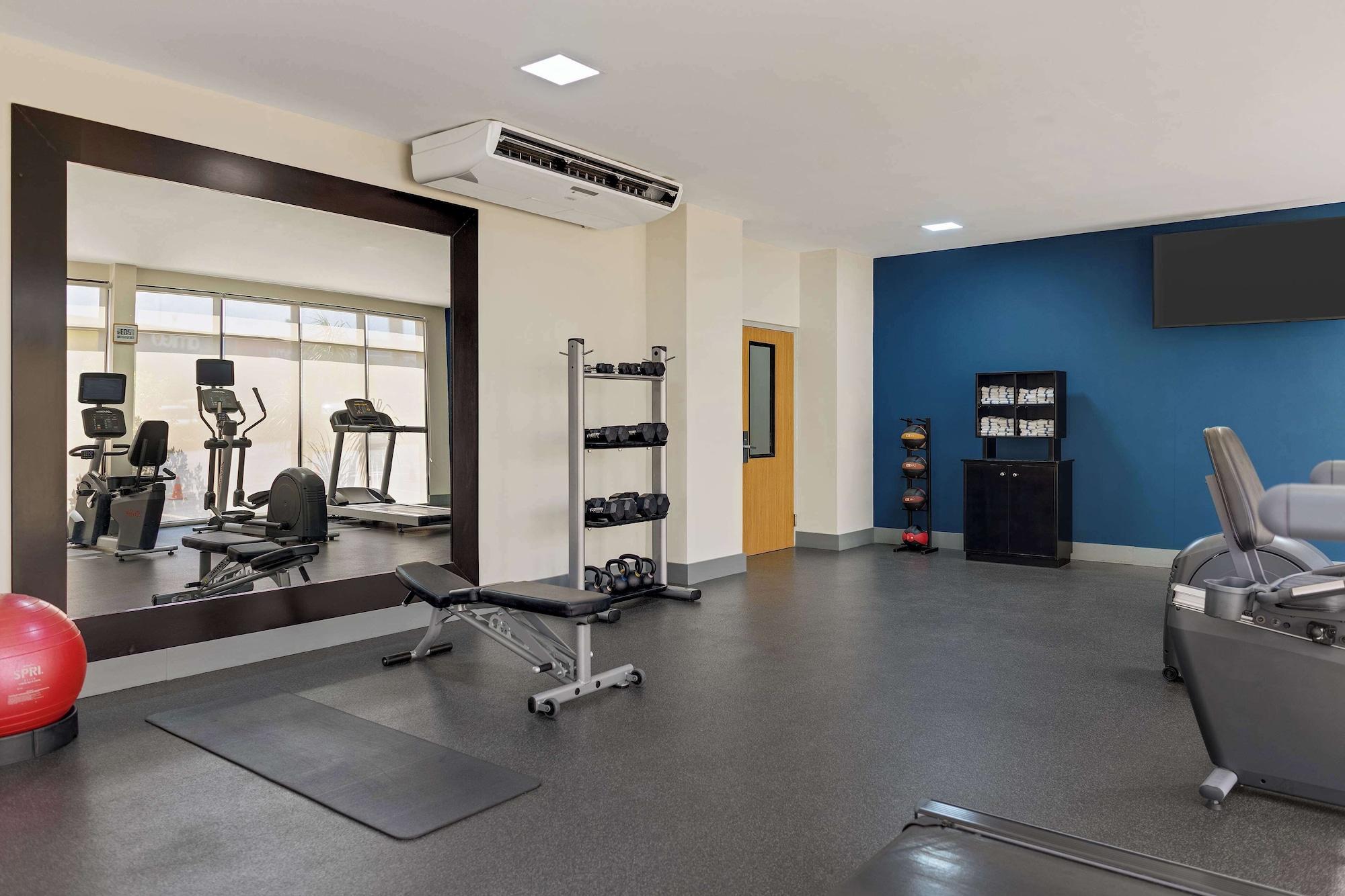 Gimnasio Hampton by Hilton San Jose Airport