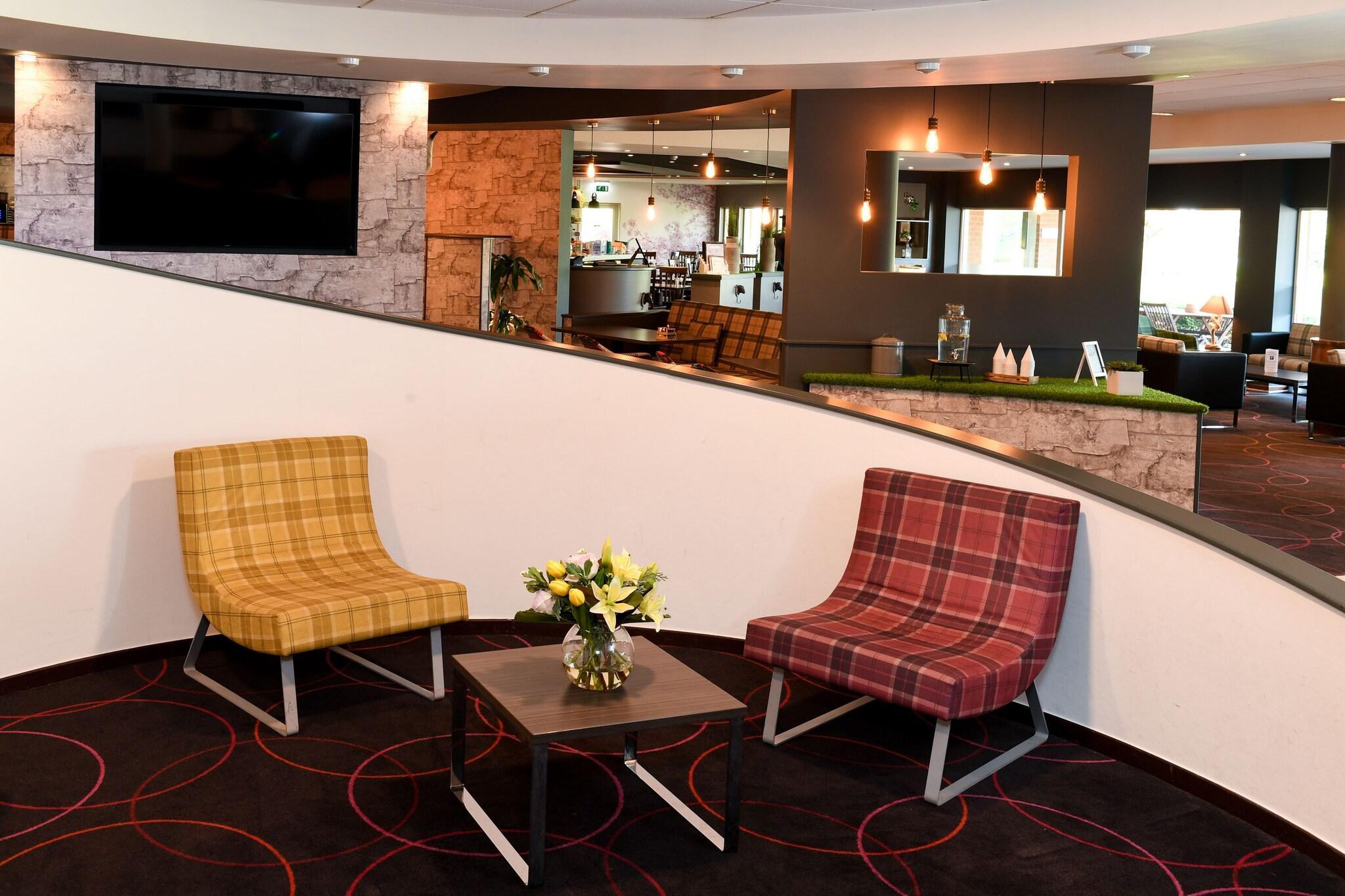 Vista Lobby Novotel Milton Keynes