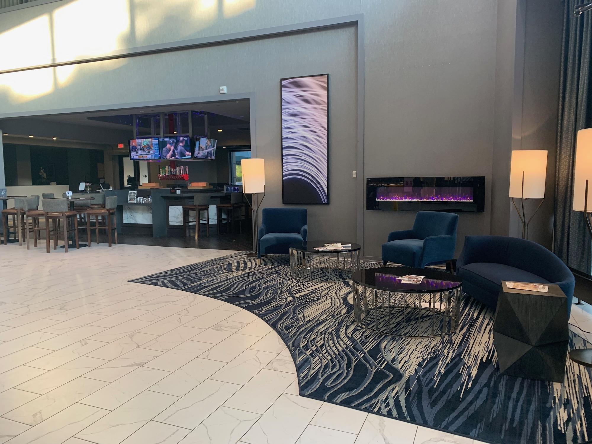 Vista Lobby DoubleTree Suites by Hilton Htl & Conf Cntr Downers Grove