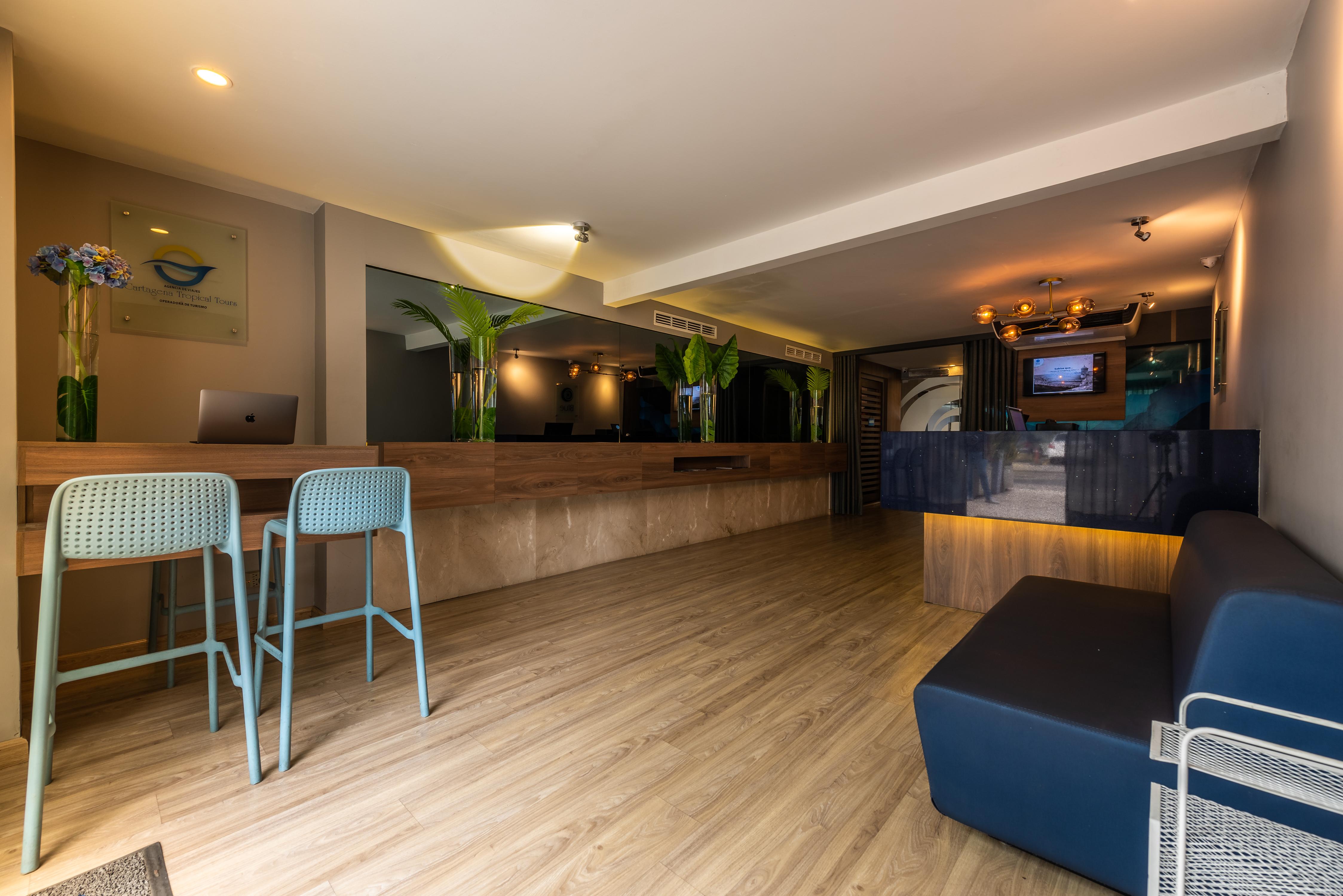Vista Lobby Hotel Blue Concept