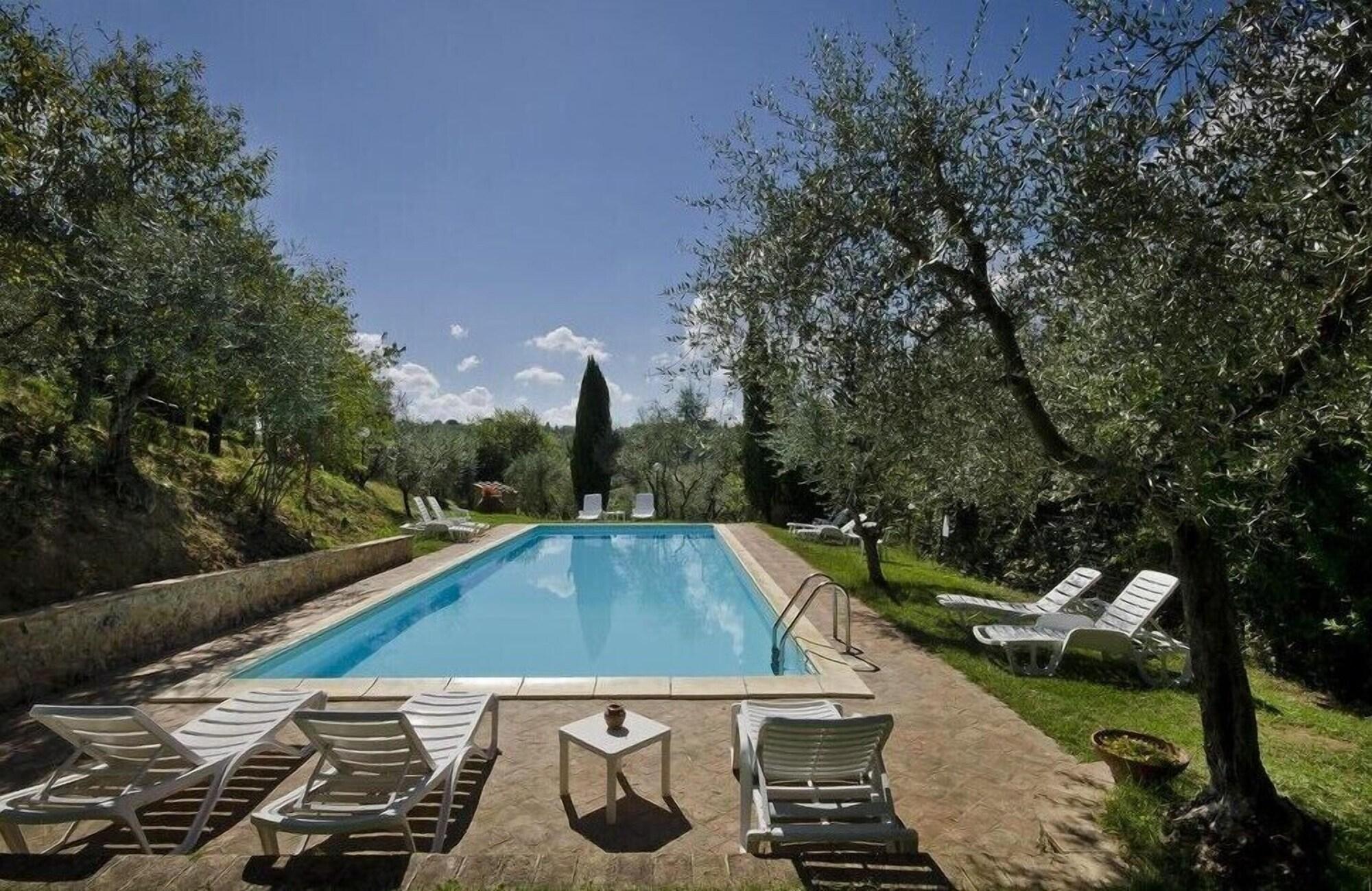 Vista Piscina Agriturismo Il Sambuco