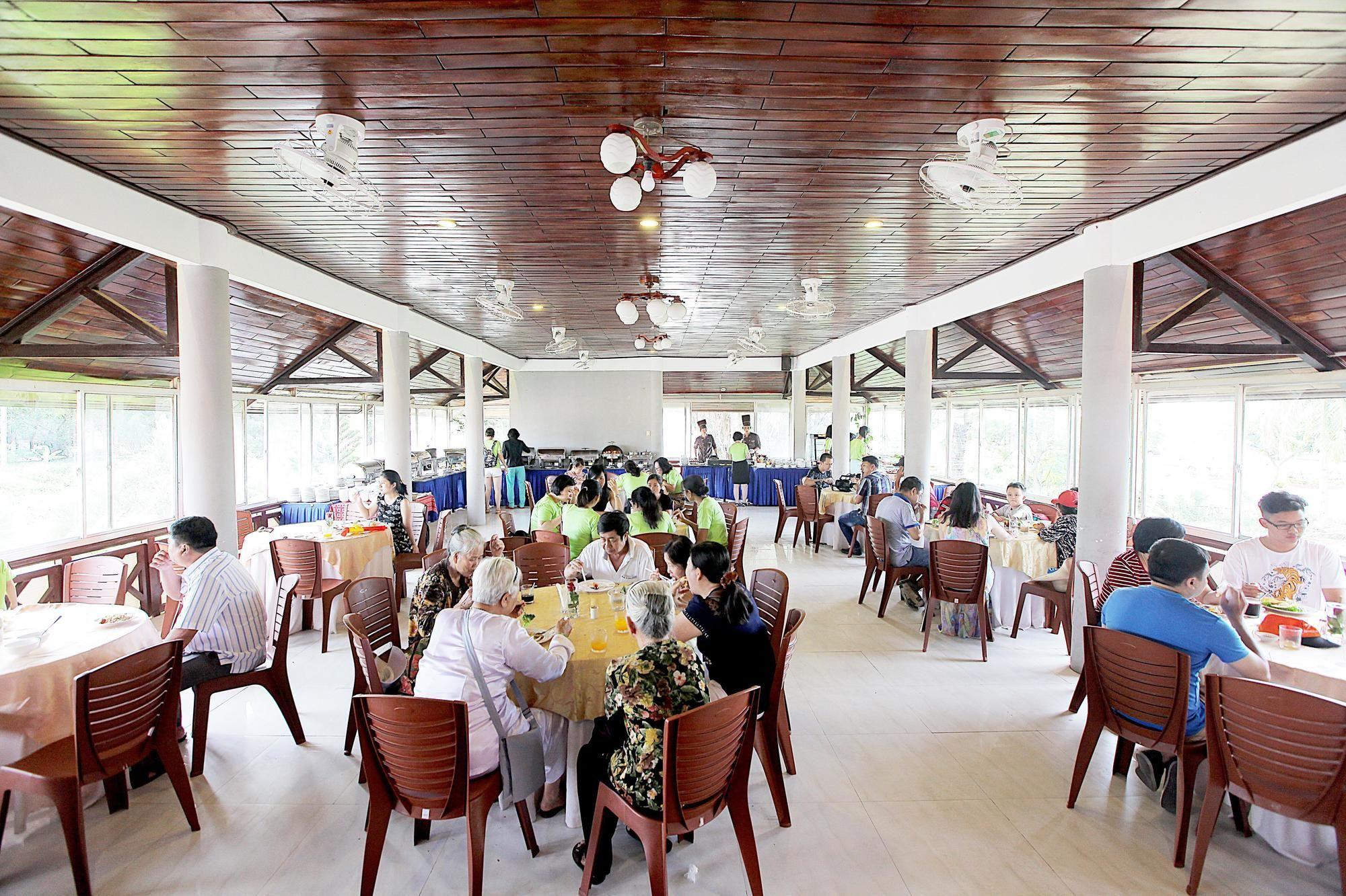Restaurant Saigon Phu Yen Hotel