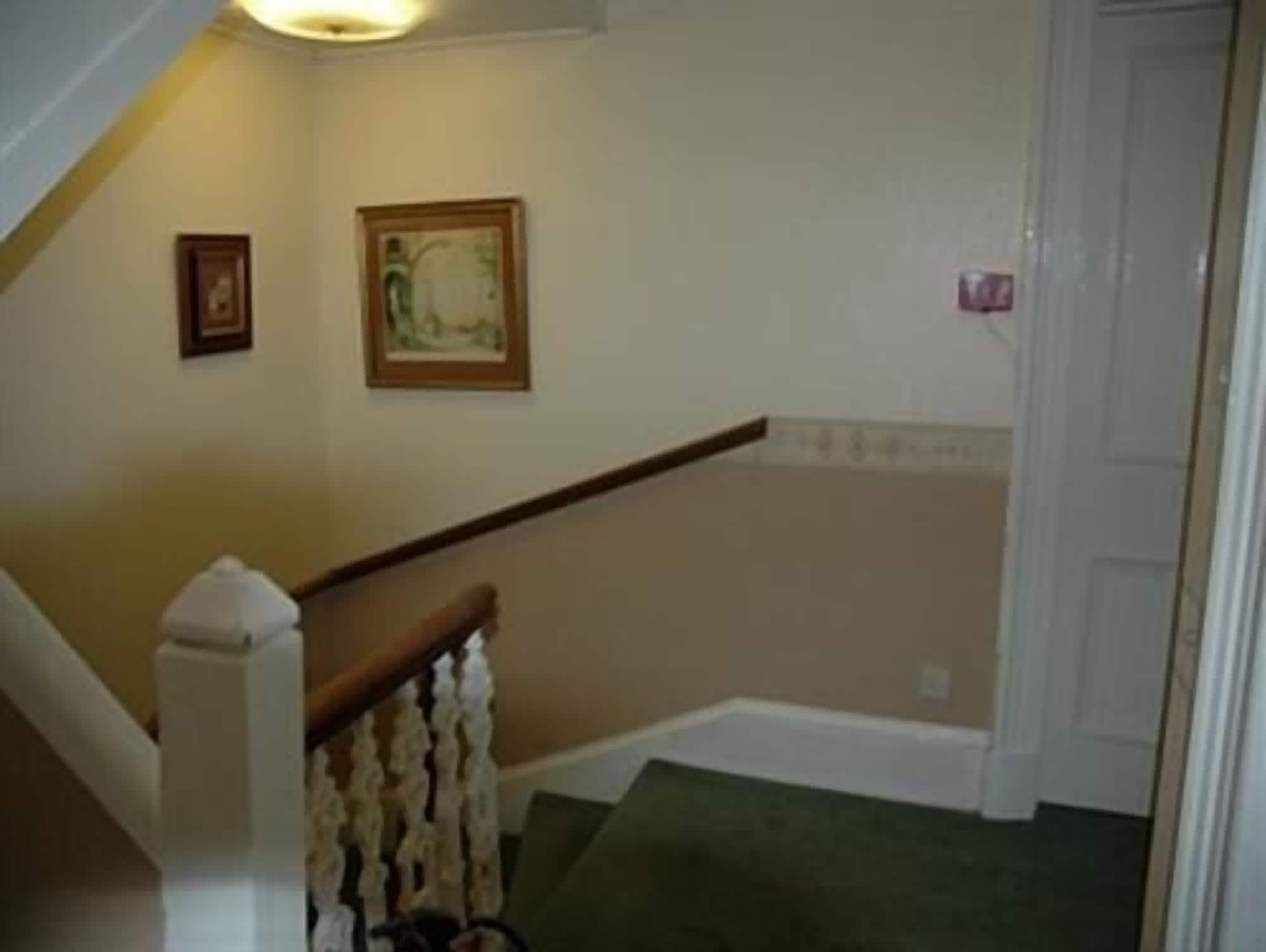 Vista Lobby Eglinton Guest House