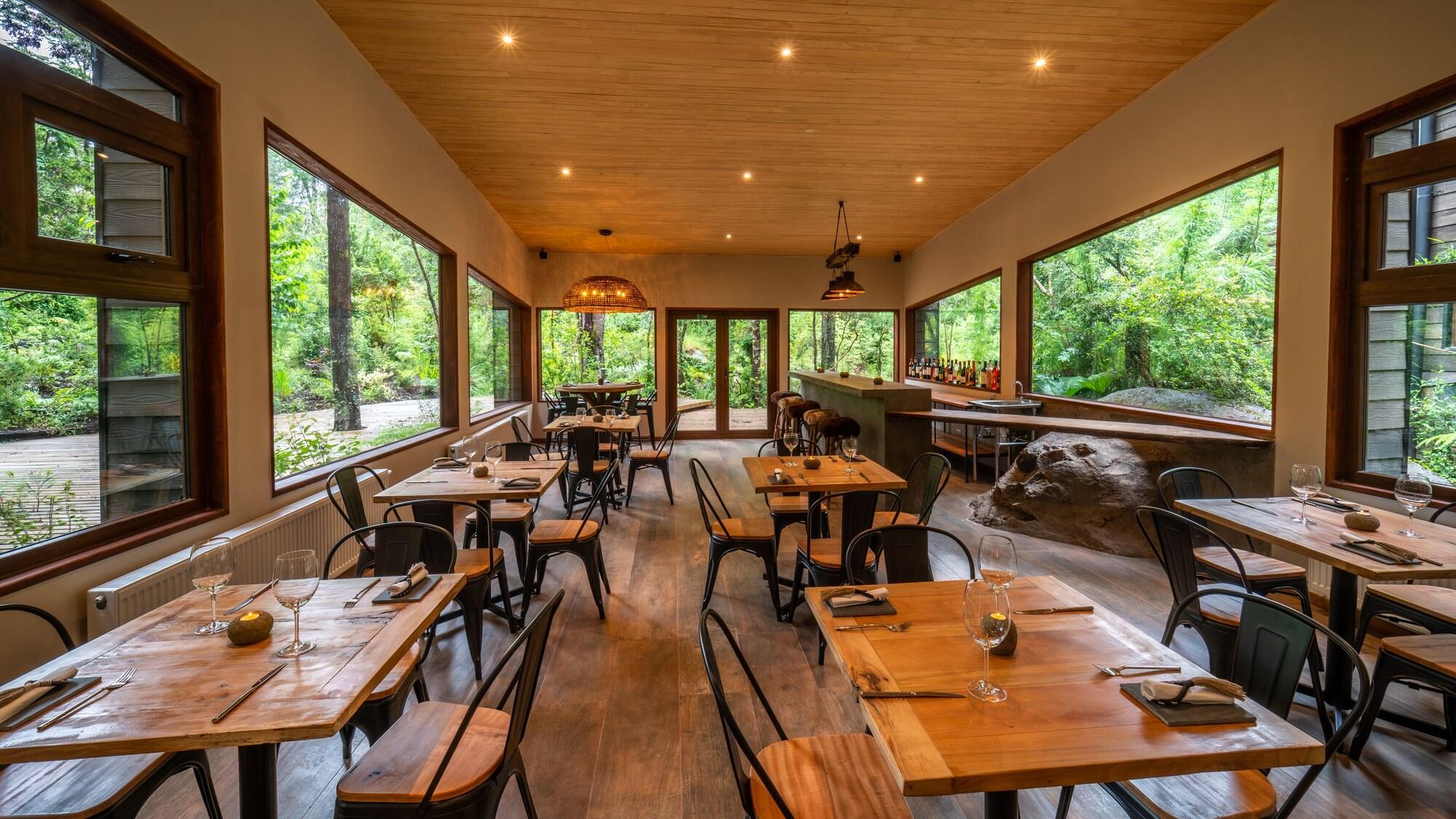 Restaurant rakau lodge
