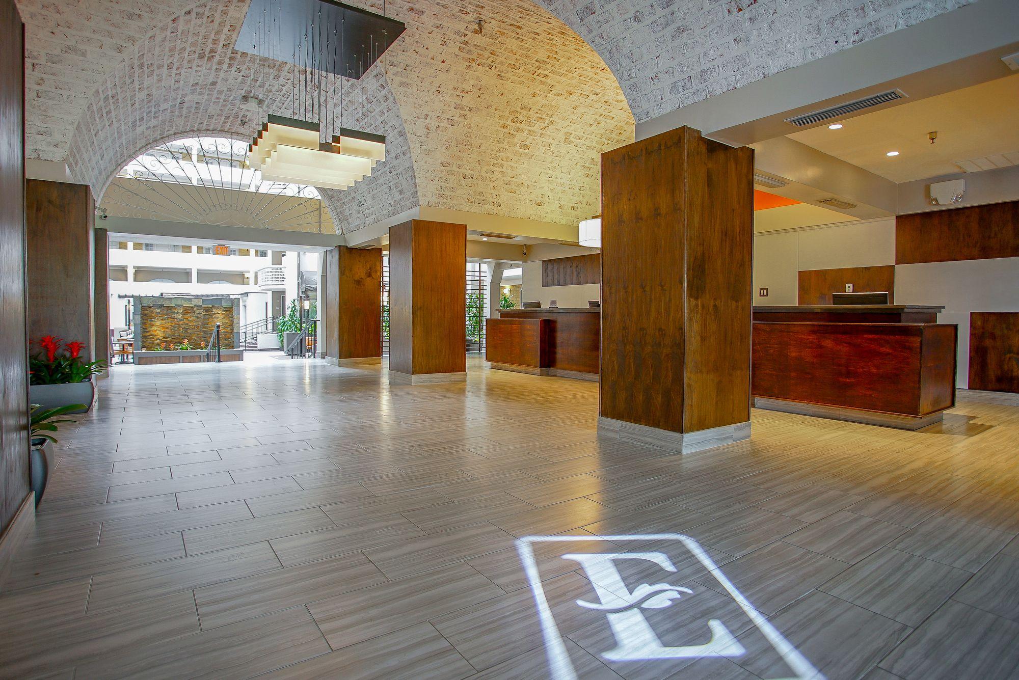 Vista Lobby Embassy Suites by Hilton San Antonio NW I-10