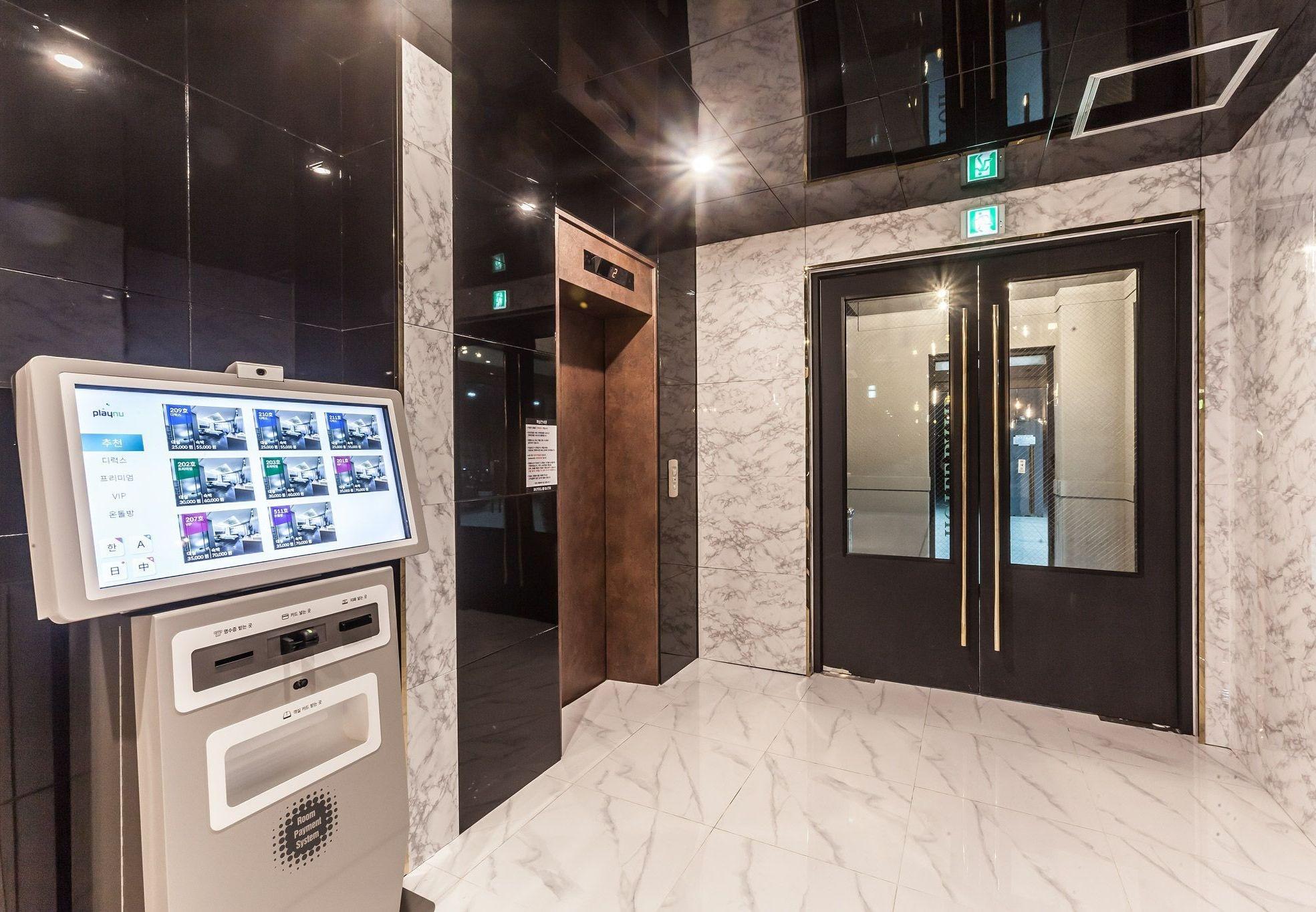 Vista Lobby Hotel Bath