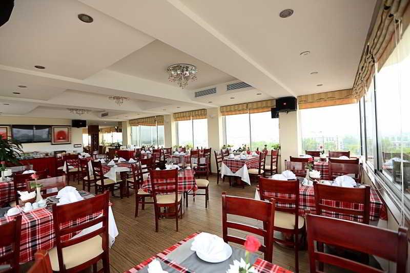 Restaurant Moon View Hotel Cua Bac