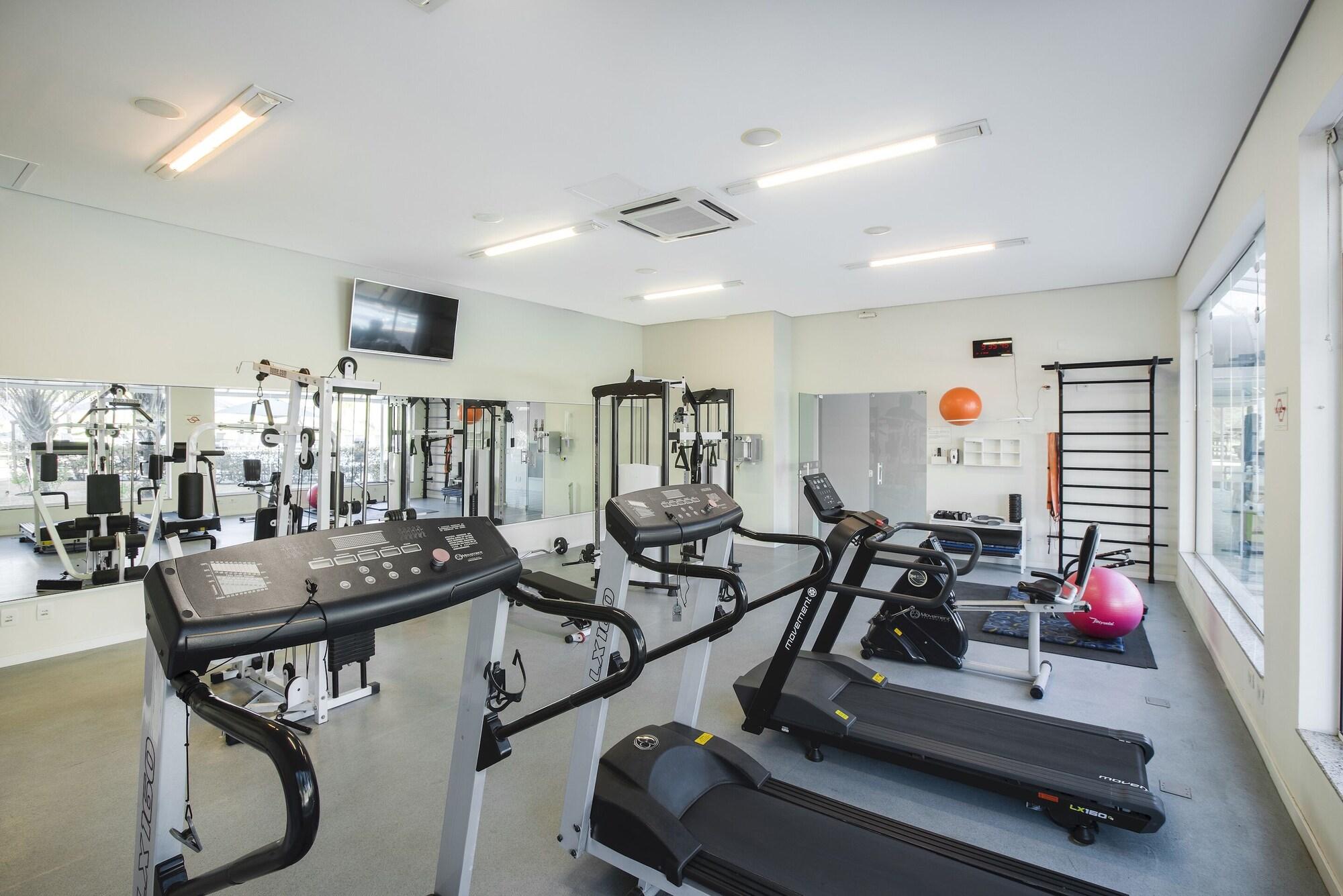 Academia Vinhedo Plaza Hotel