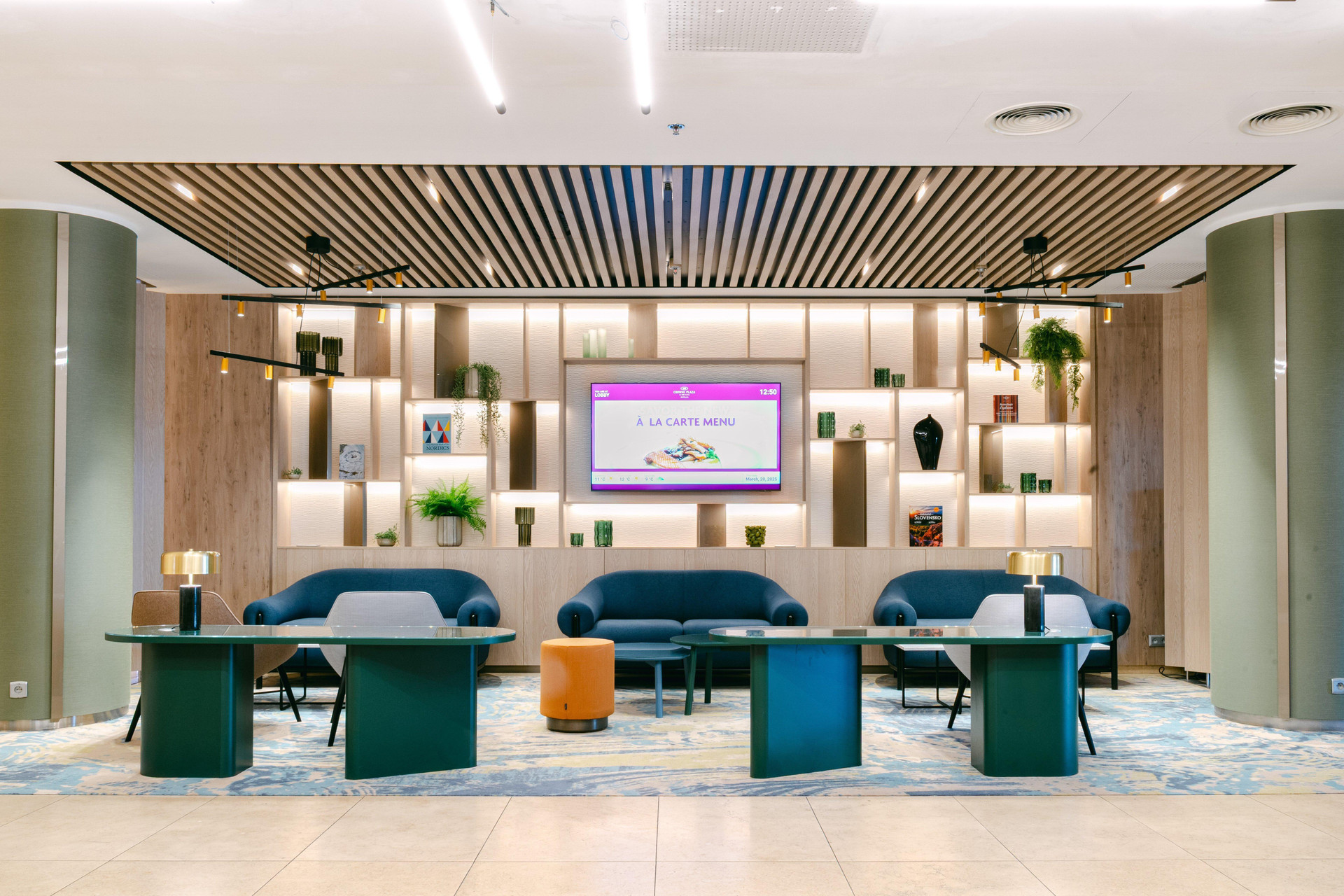 Vista Lobby Crowne Plaza Bratislava by IHG