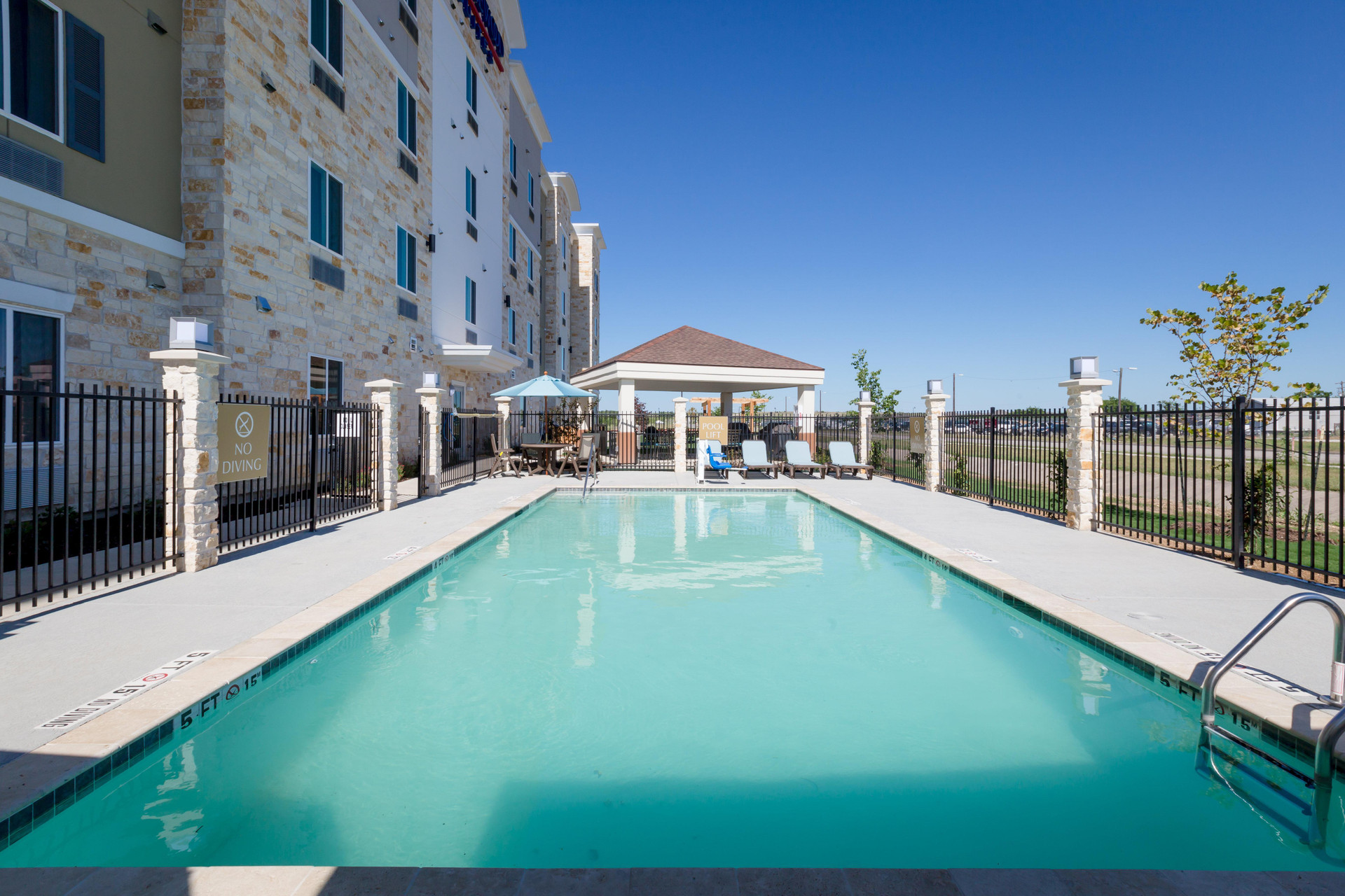 Vista Piscina Candlewood Suites Buda - Austin SW by IHG