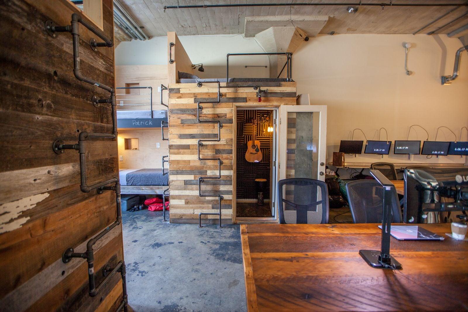 Restaurant PodShare - Hostel