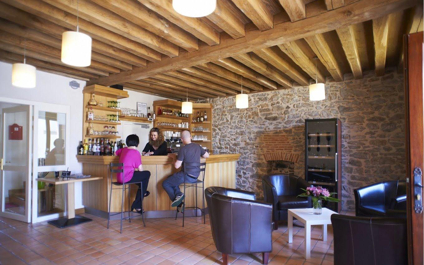 Bar/Salón Logis Hôtel La Ferme du Blanchot